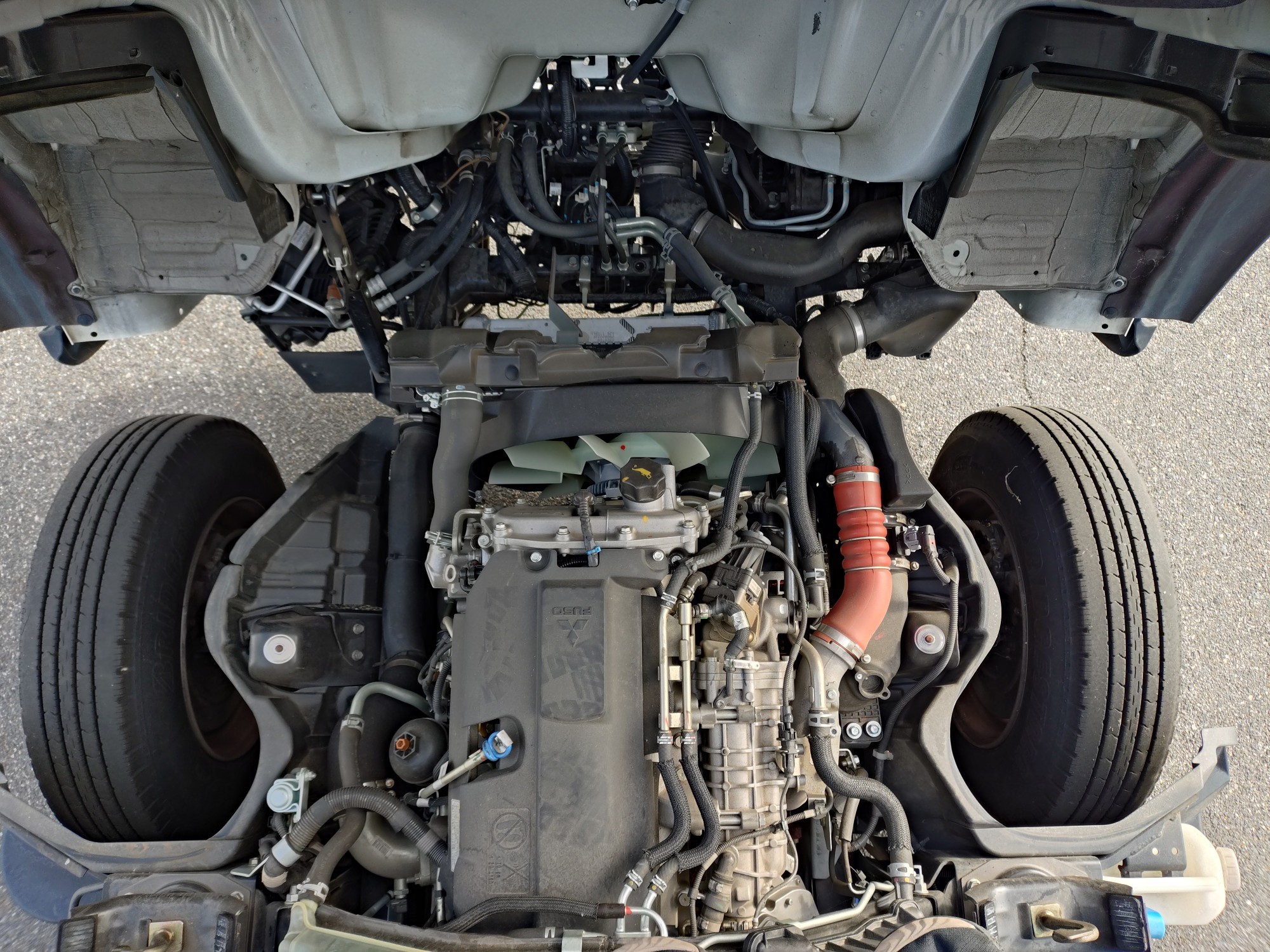 三菱　2.9t吊り　4段クレーン付