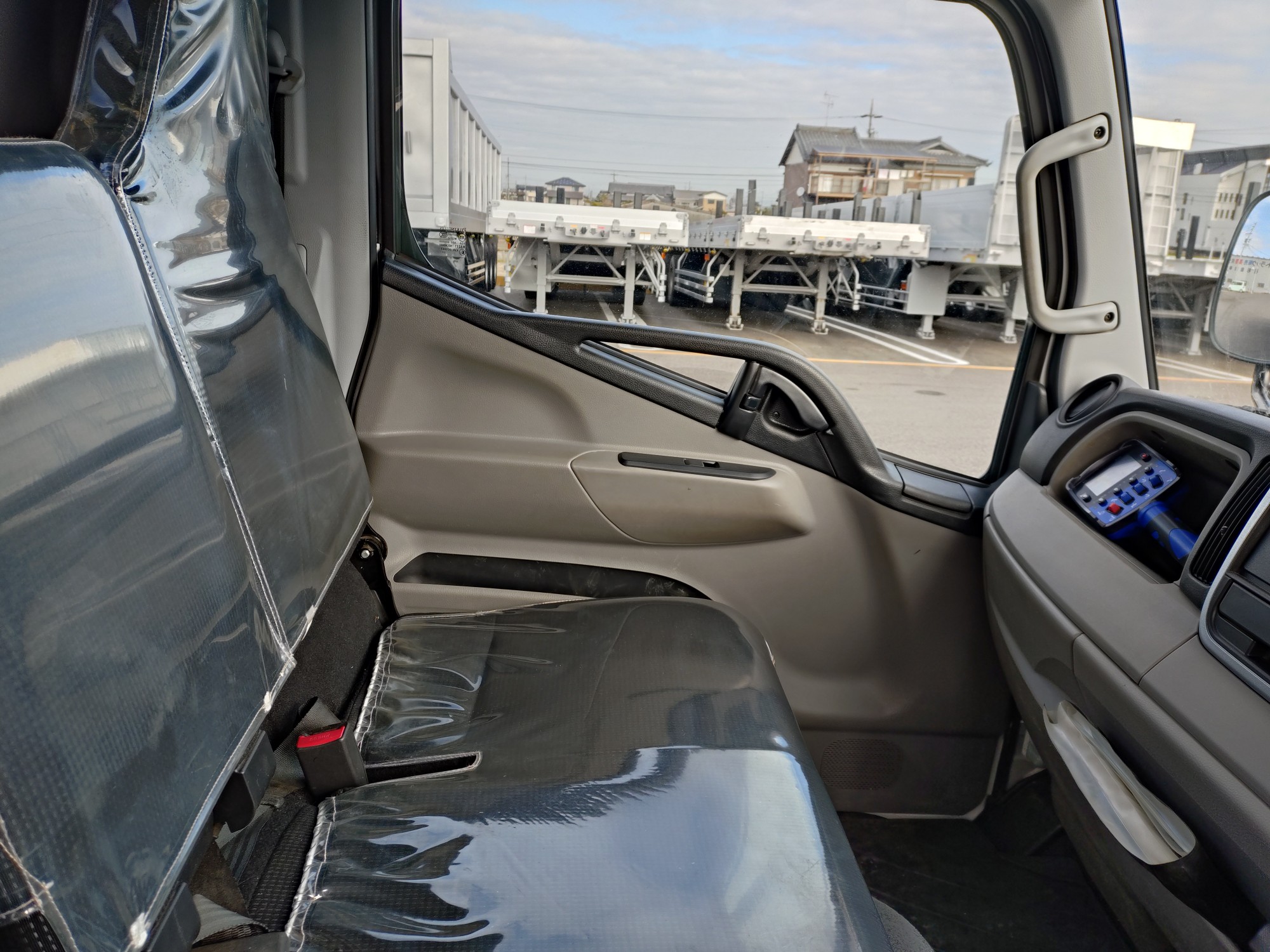 三菱　2.9t吊り　4段クレーン付