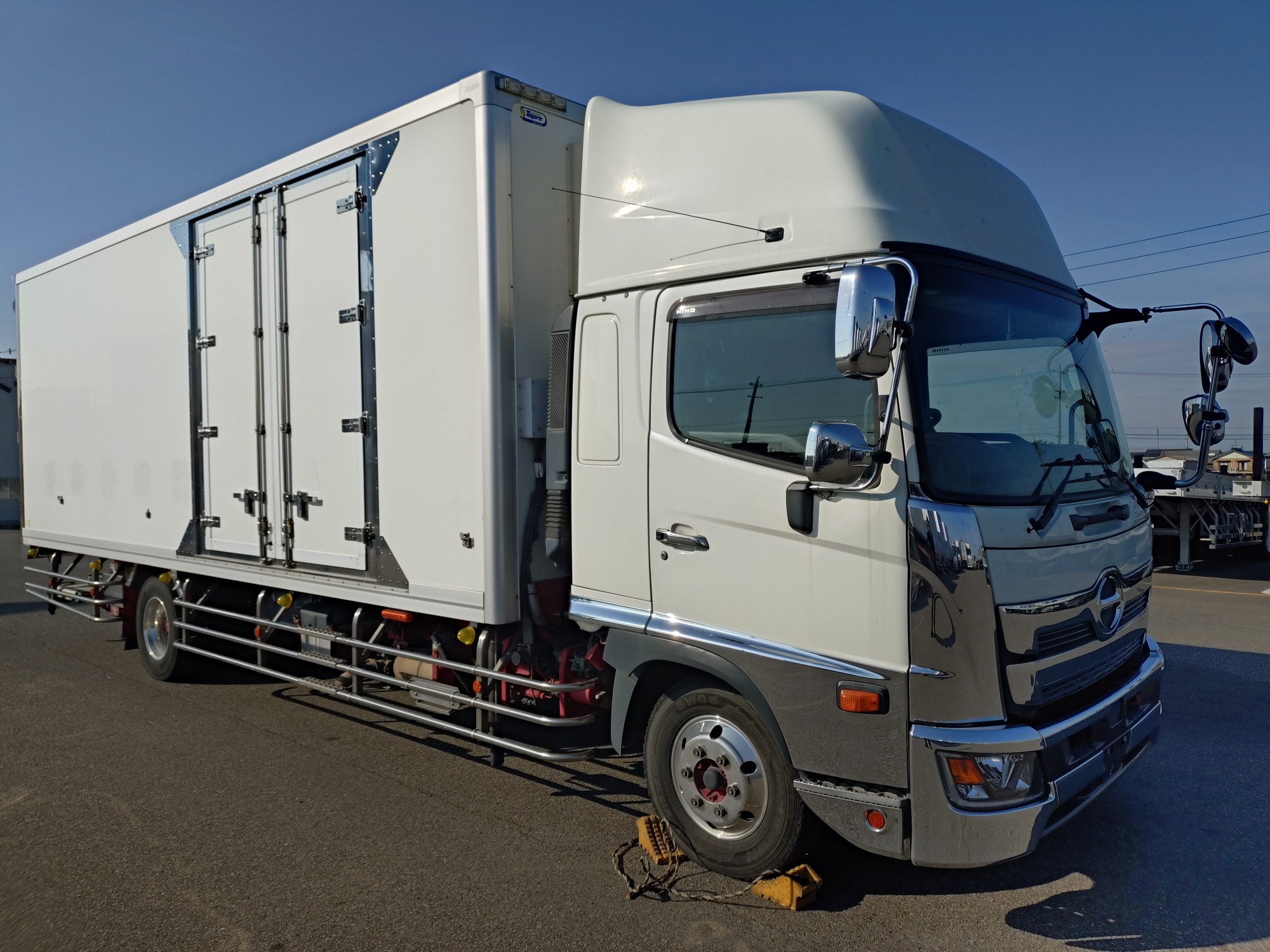 日野　冷凍冷蔵バン