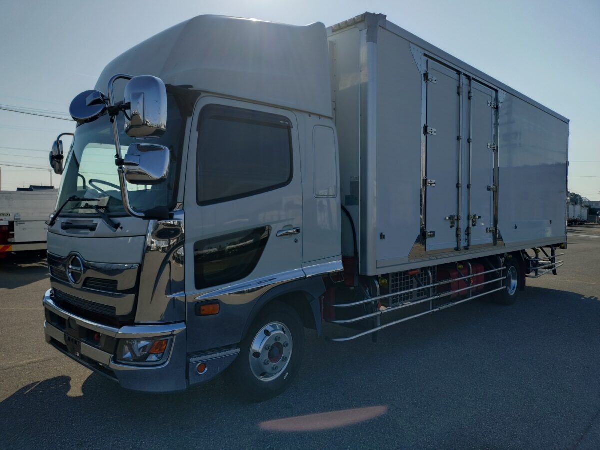 日野　冷凍冷蔵バン