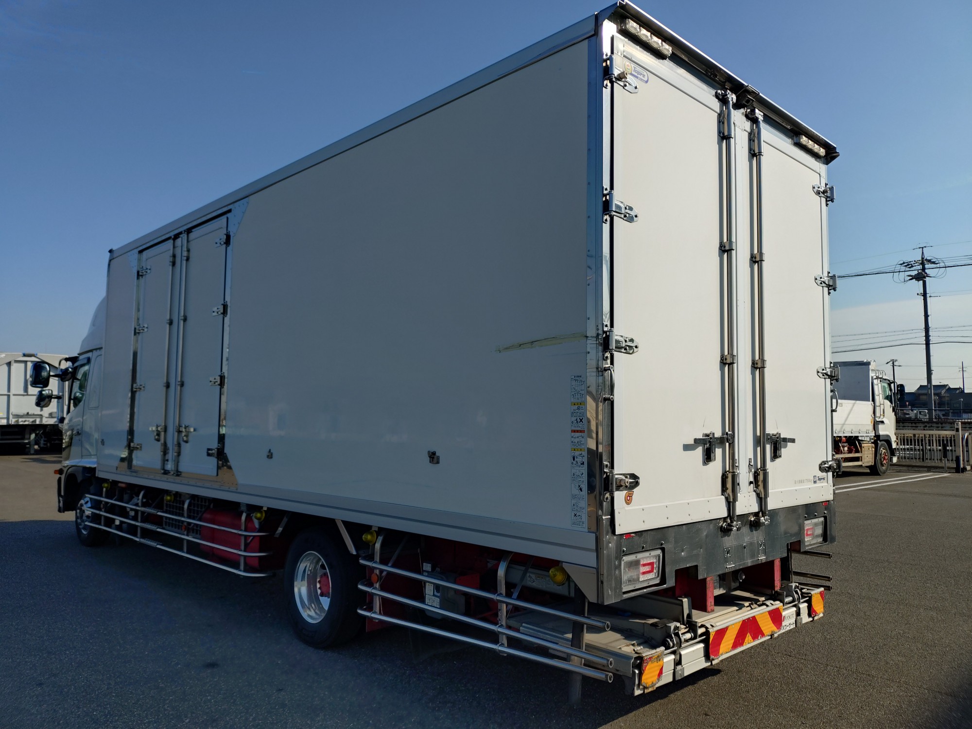 日野　冷凍冷蔵バン