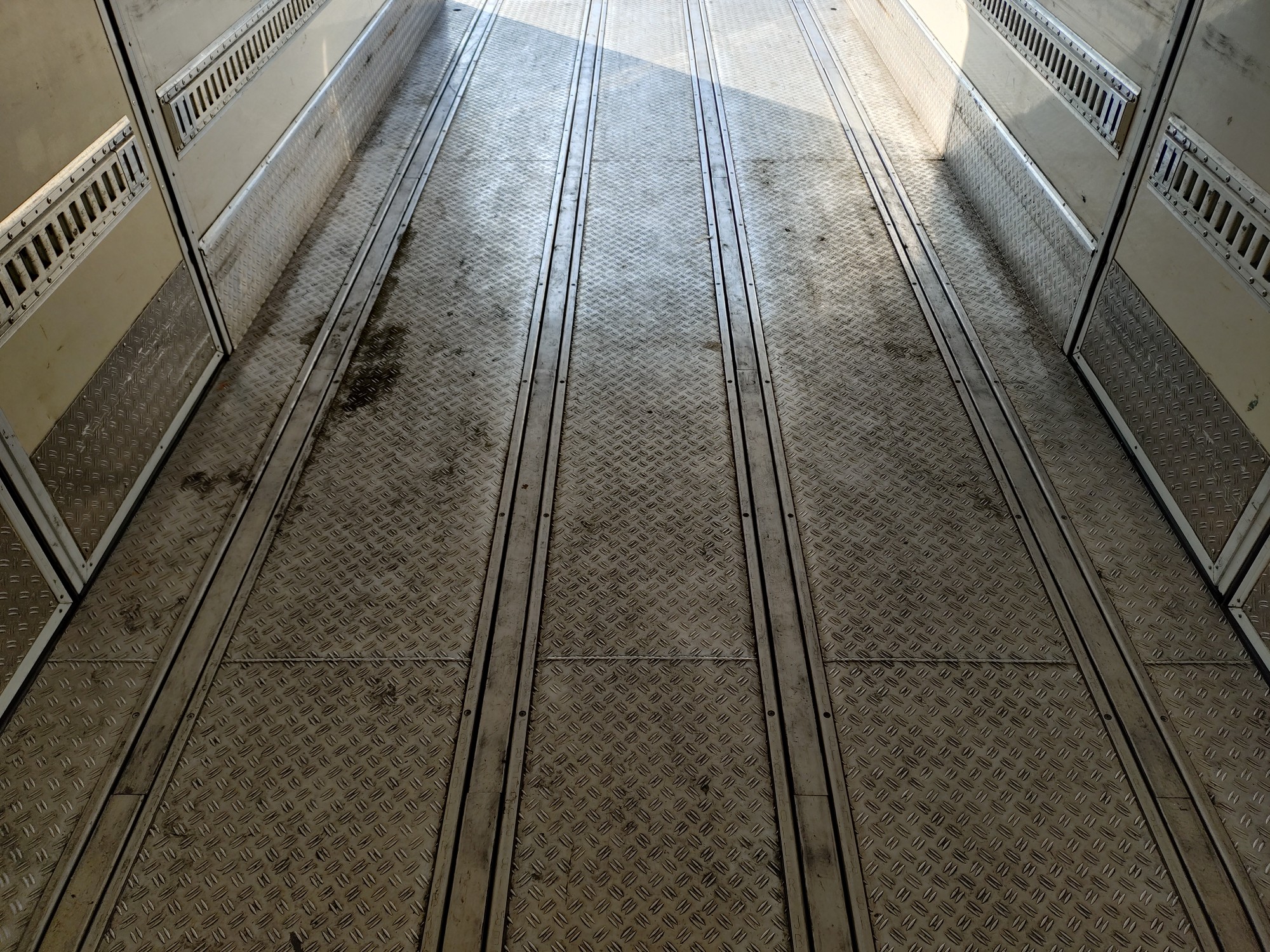 日野　冷凍冷蔵バン