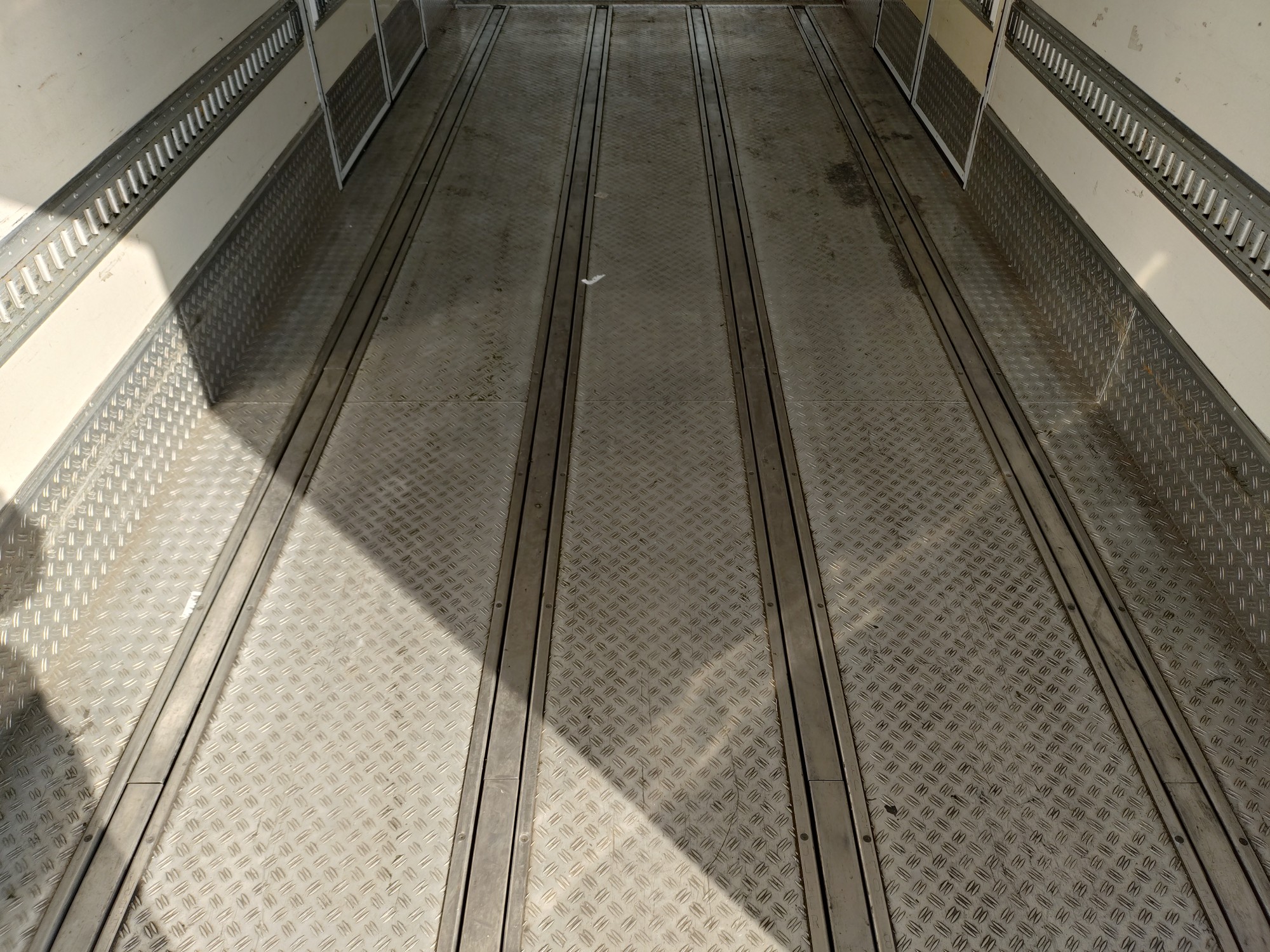 日野　冷凍冷蔵バン