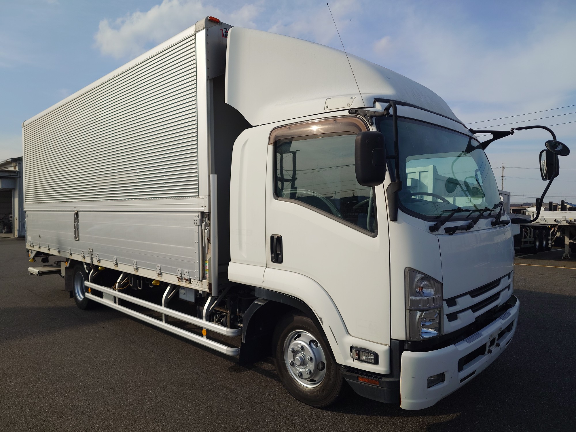 いすゞ　アルミウィング