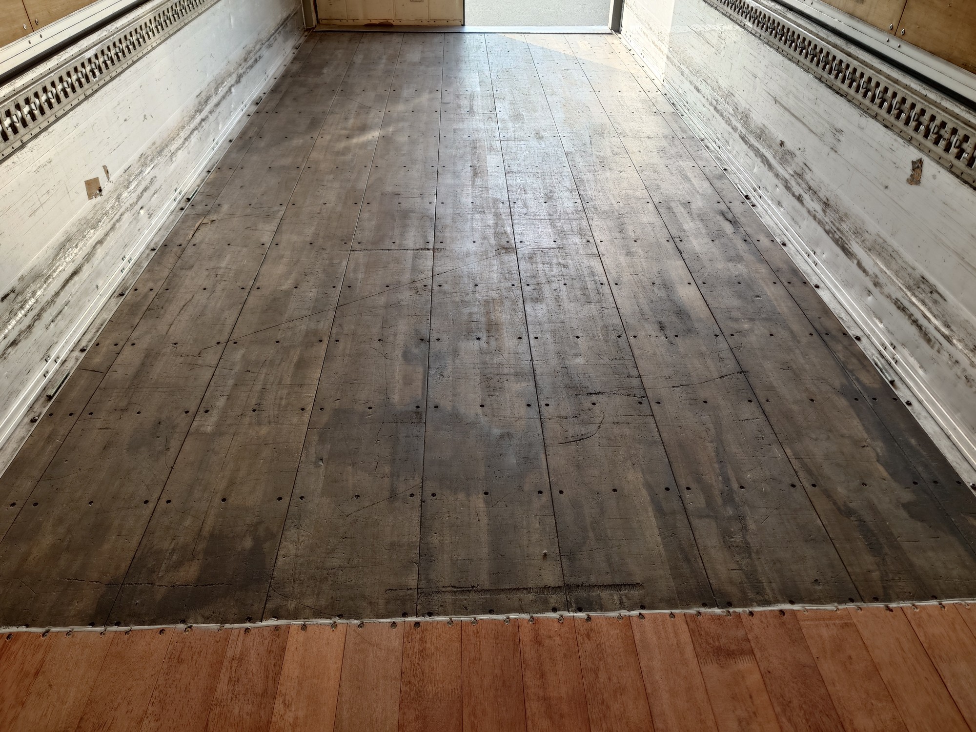 いすゞ　アルミウィング