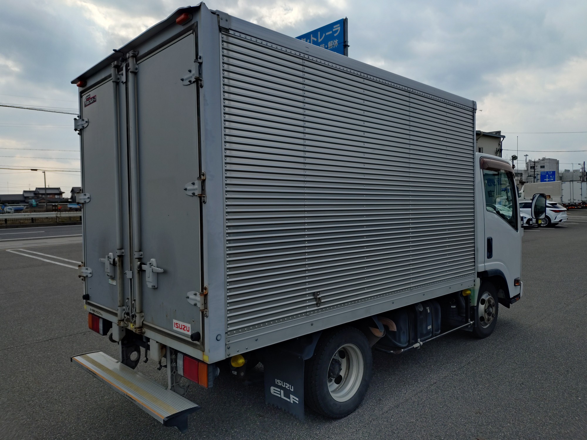 いすゞ　アルミバン