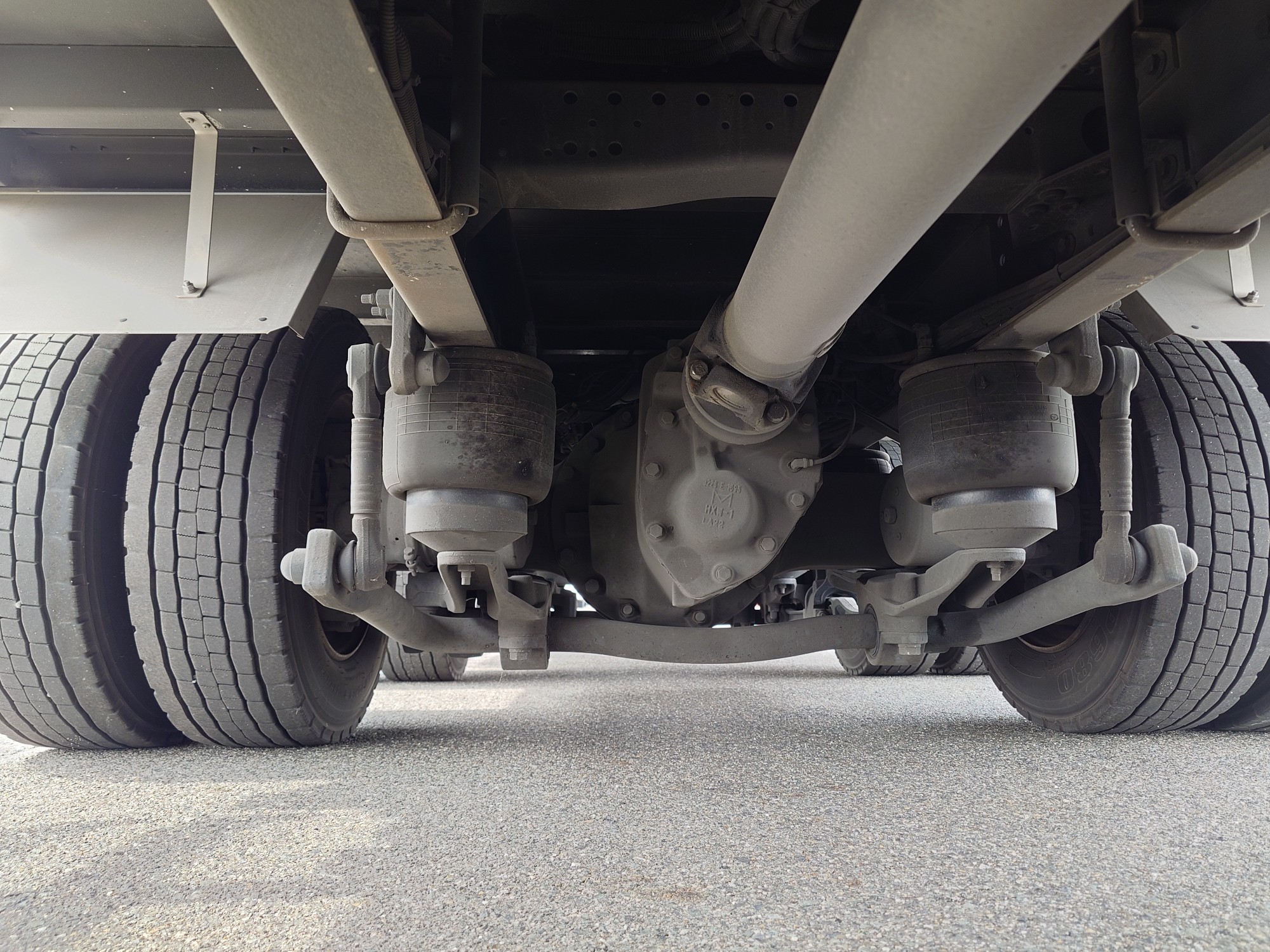 UDトラックス　アルミウィング