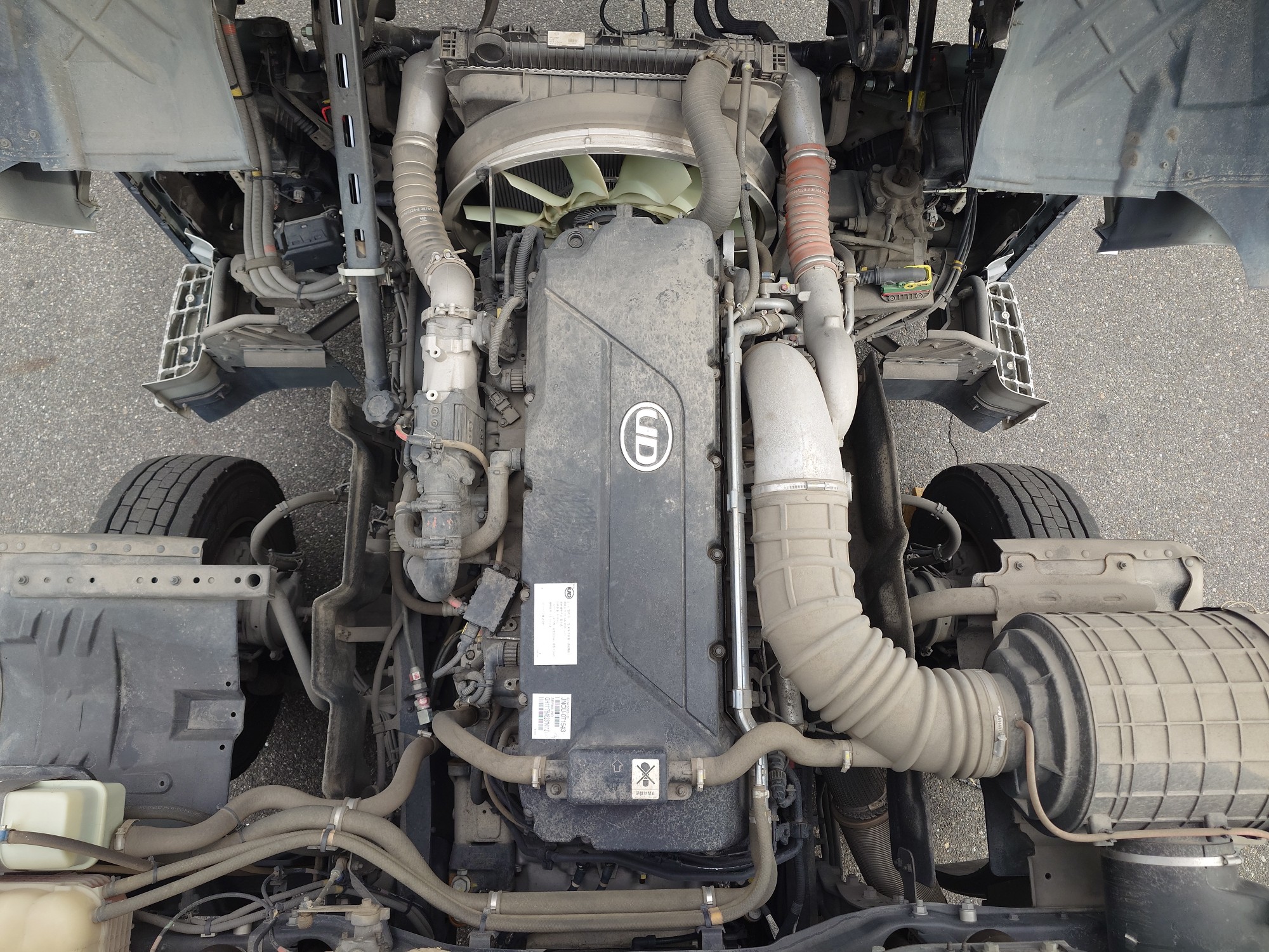 UDトラックス　アルミウィング