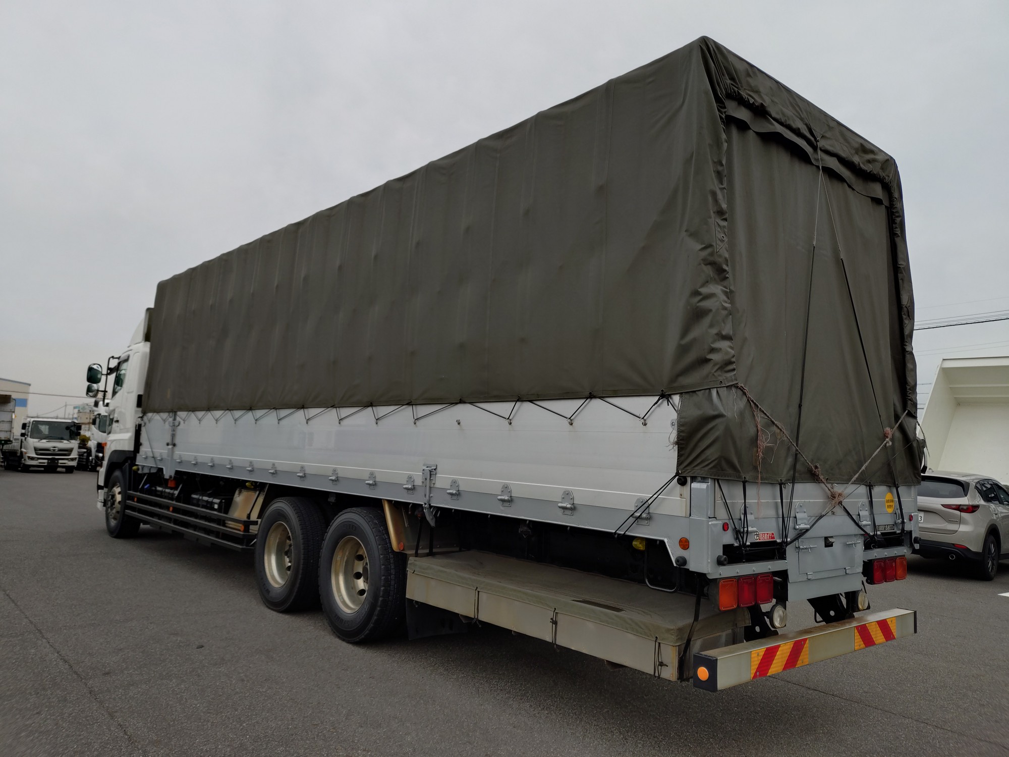 日野　アコーディオン車