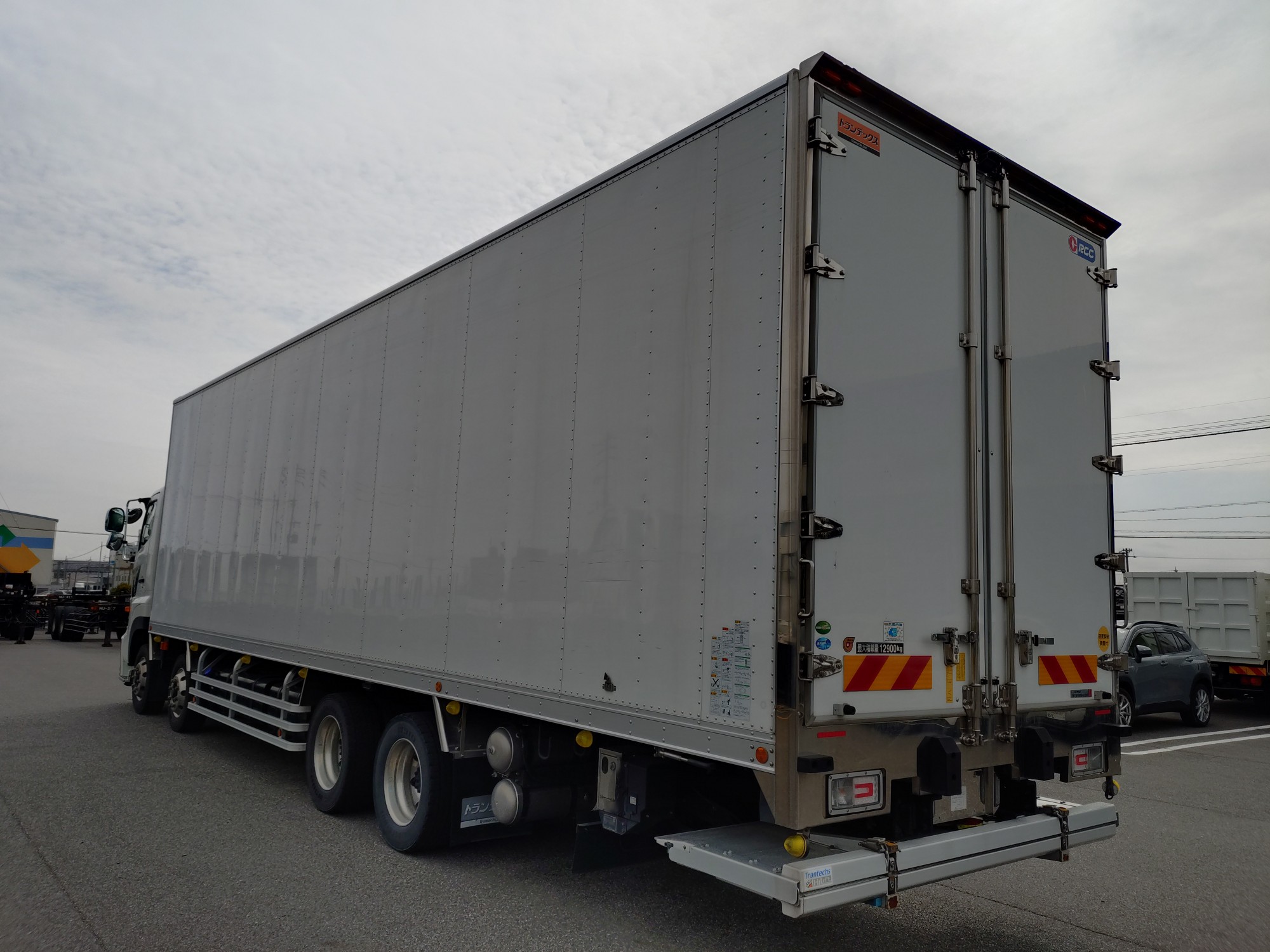 日野　冷凍冷蔵バン