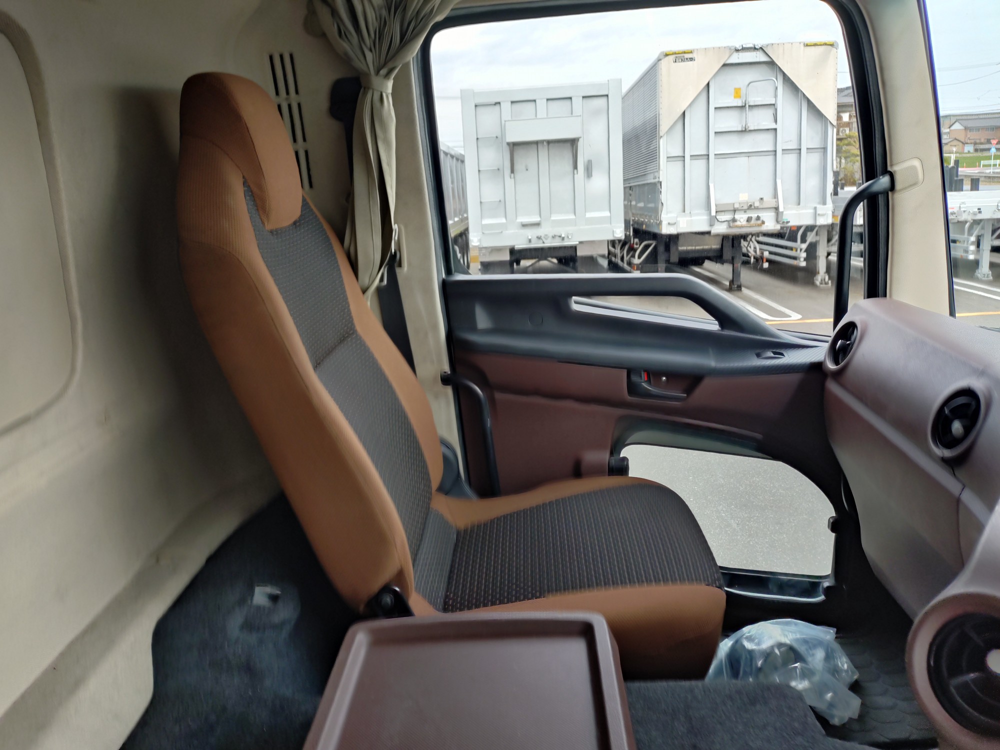 日野　冷凍冷蔵バン