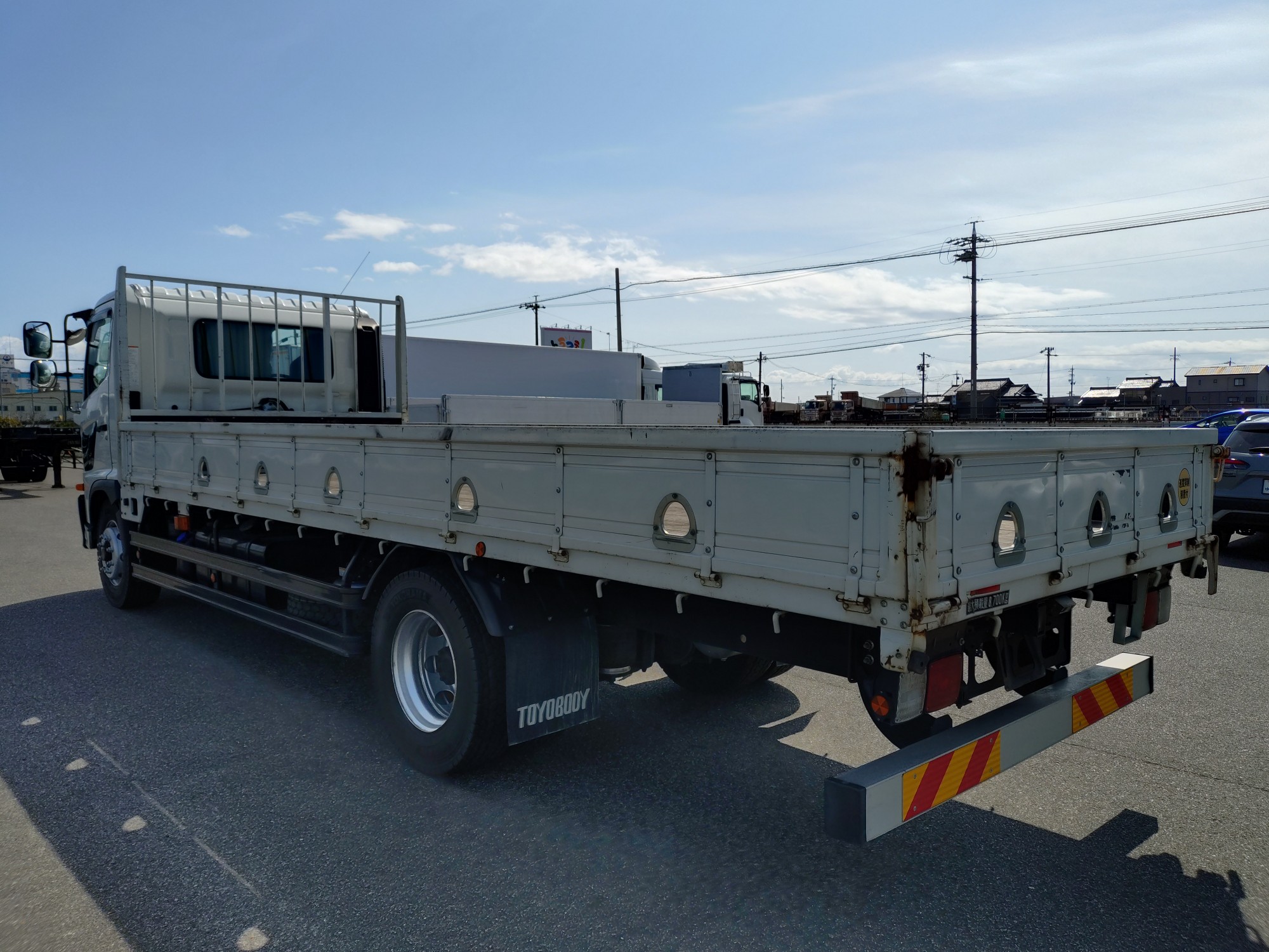 日野　平ボデー