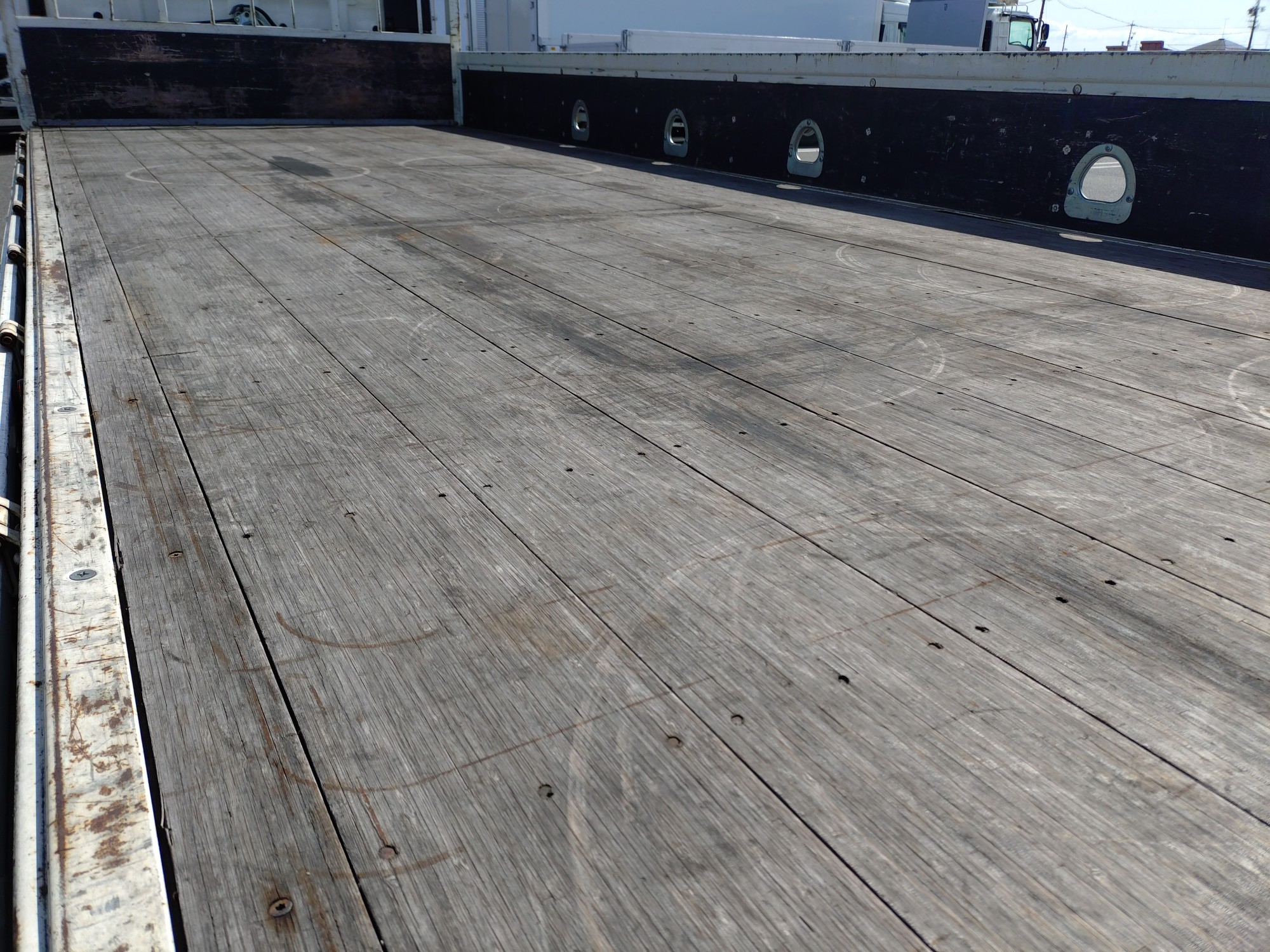 日野　平ボデー