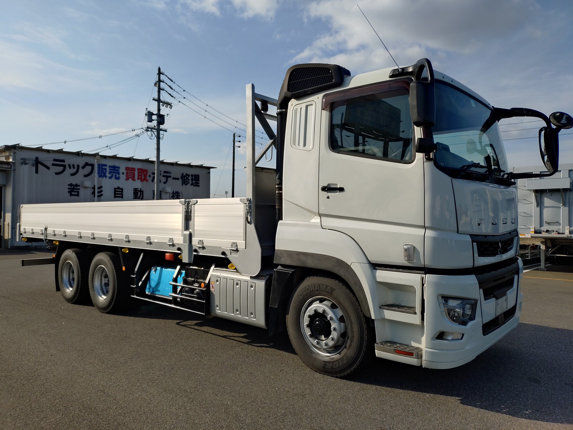 三菱　平ボデー