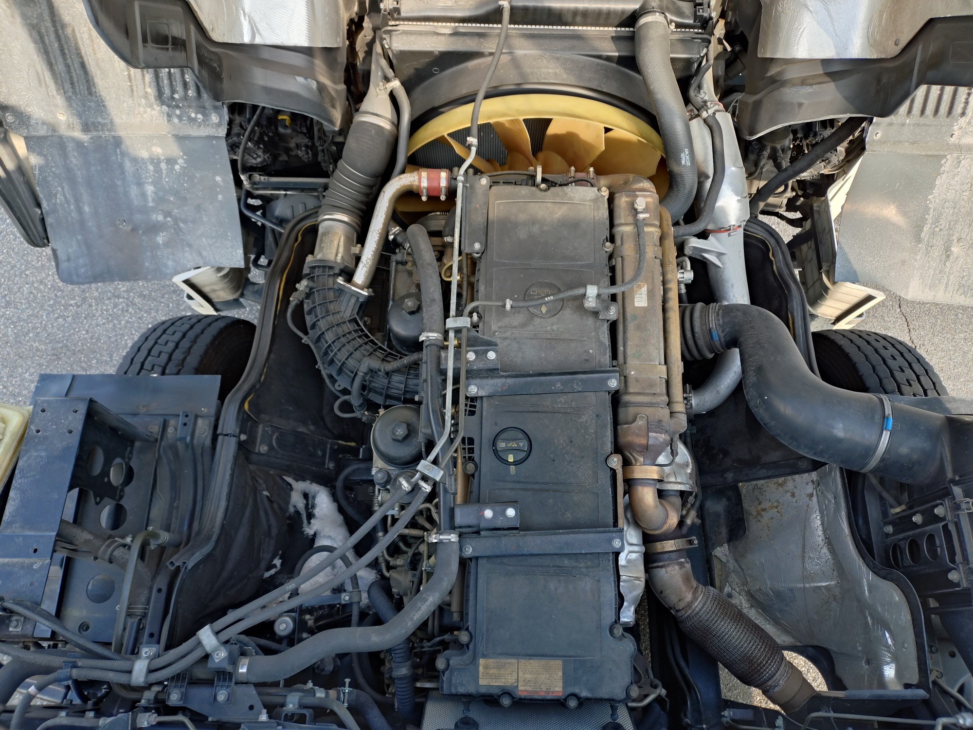 三菱　平ボデー