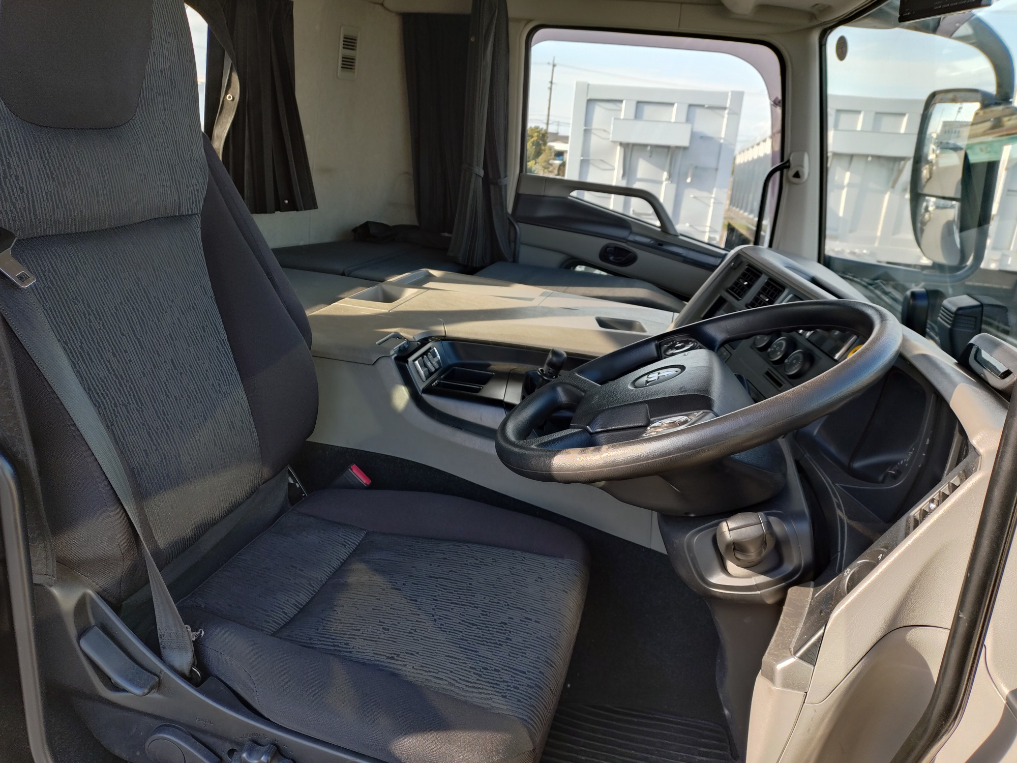 三菱　平ボデー