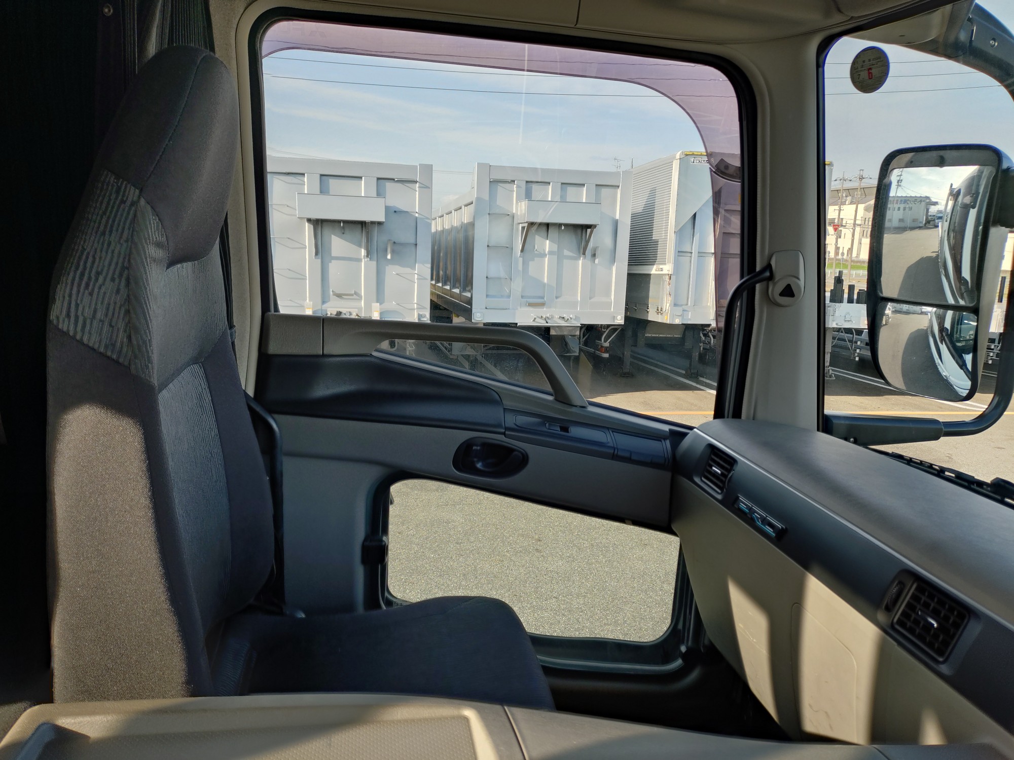 三菱　平ボデー