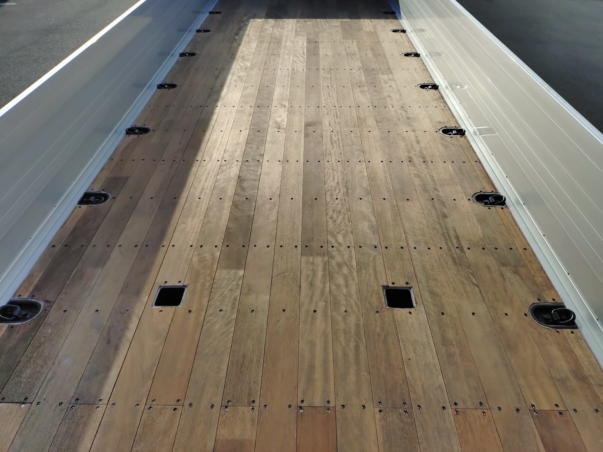 三菱　平ボデー