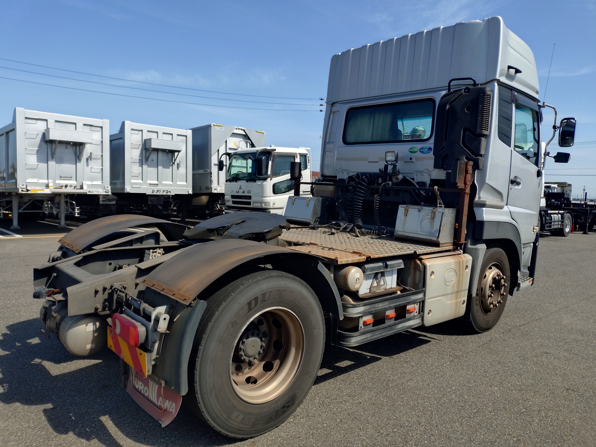 UDトラックス　シングルトラクタ