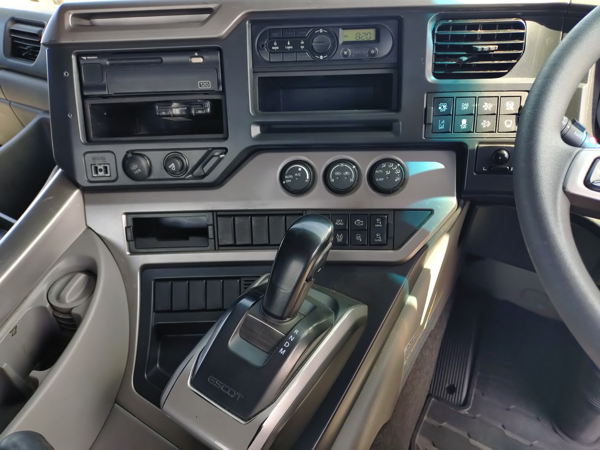 UDトラックス　シングルトラクタ