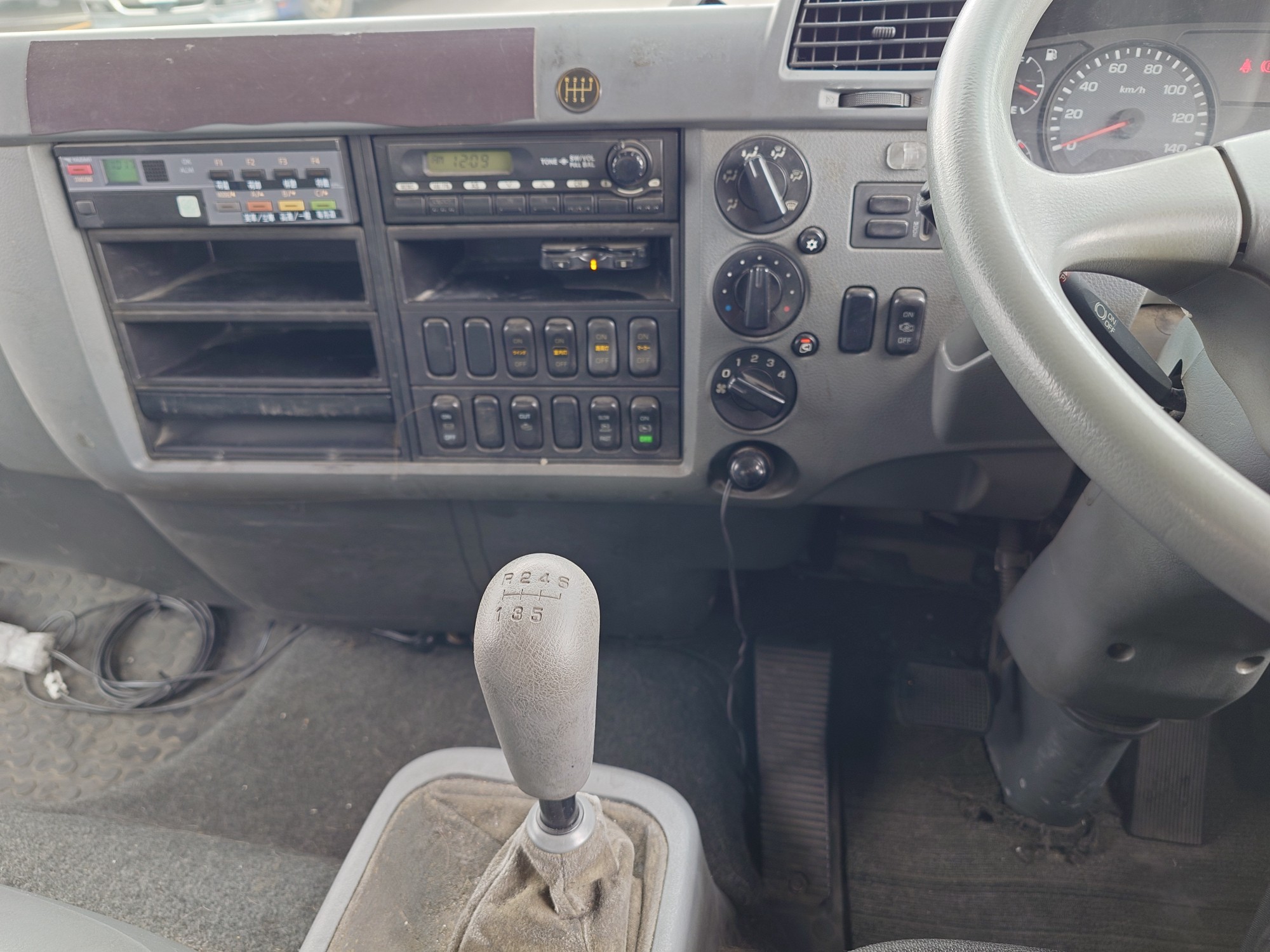 三菱　アルミウィング