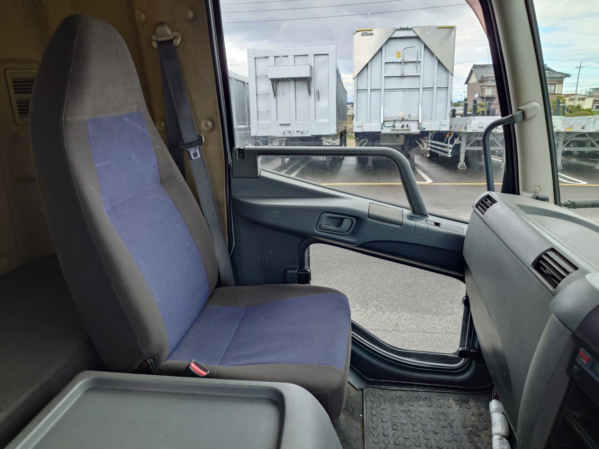 三菱　アルミウィング