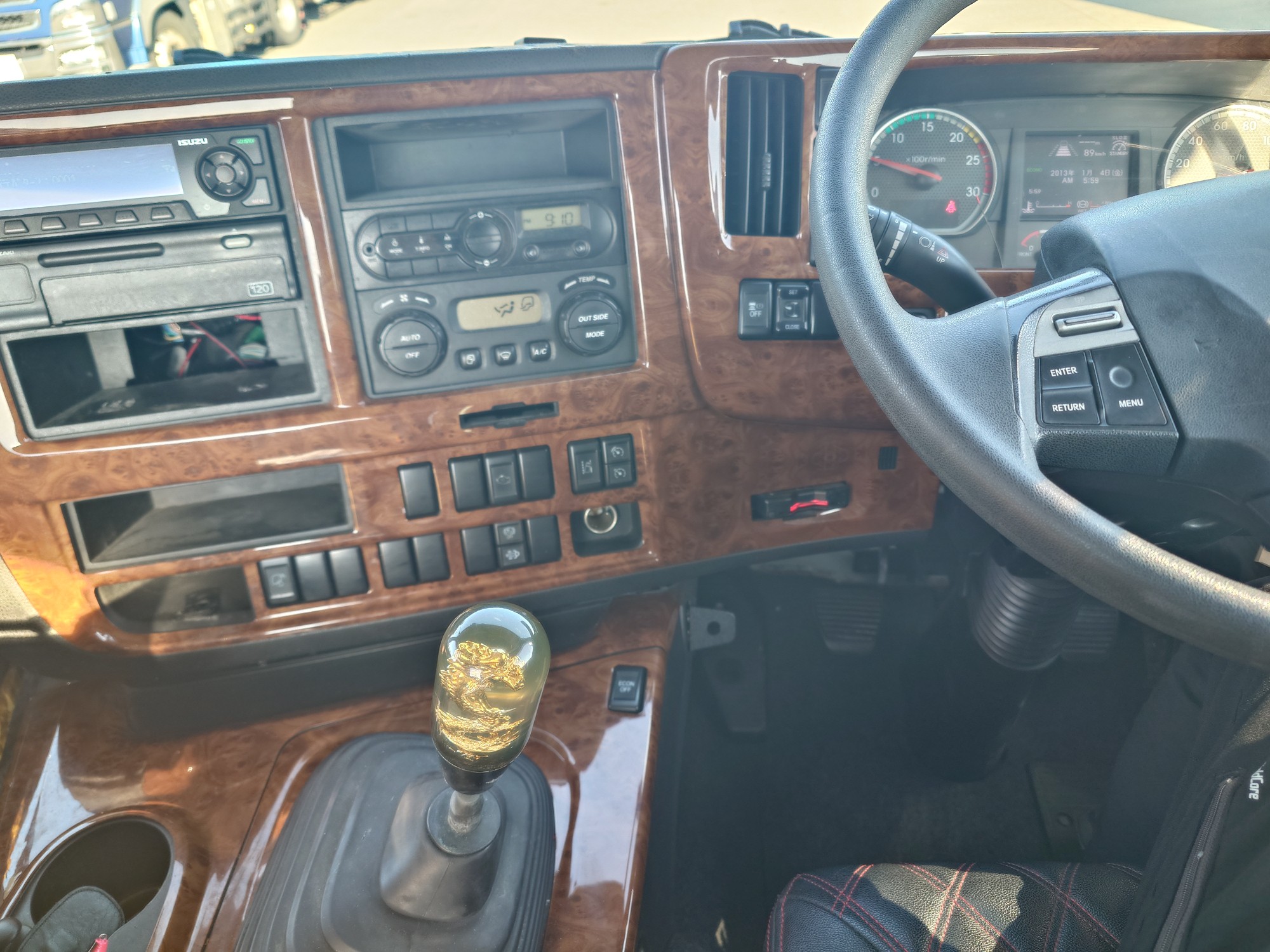 いすゞ　シングルトラクタ