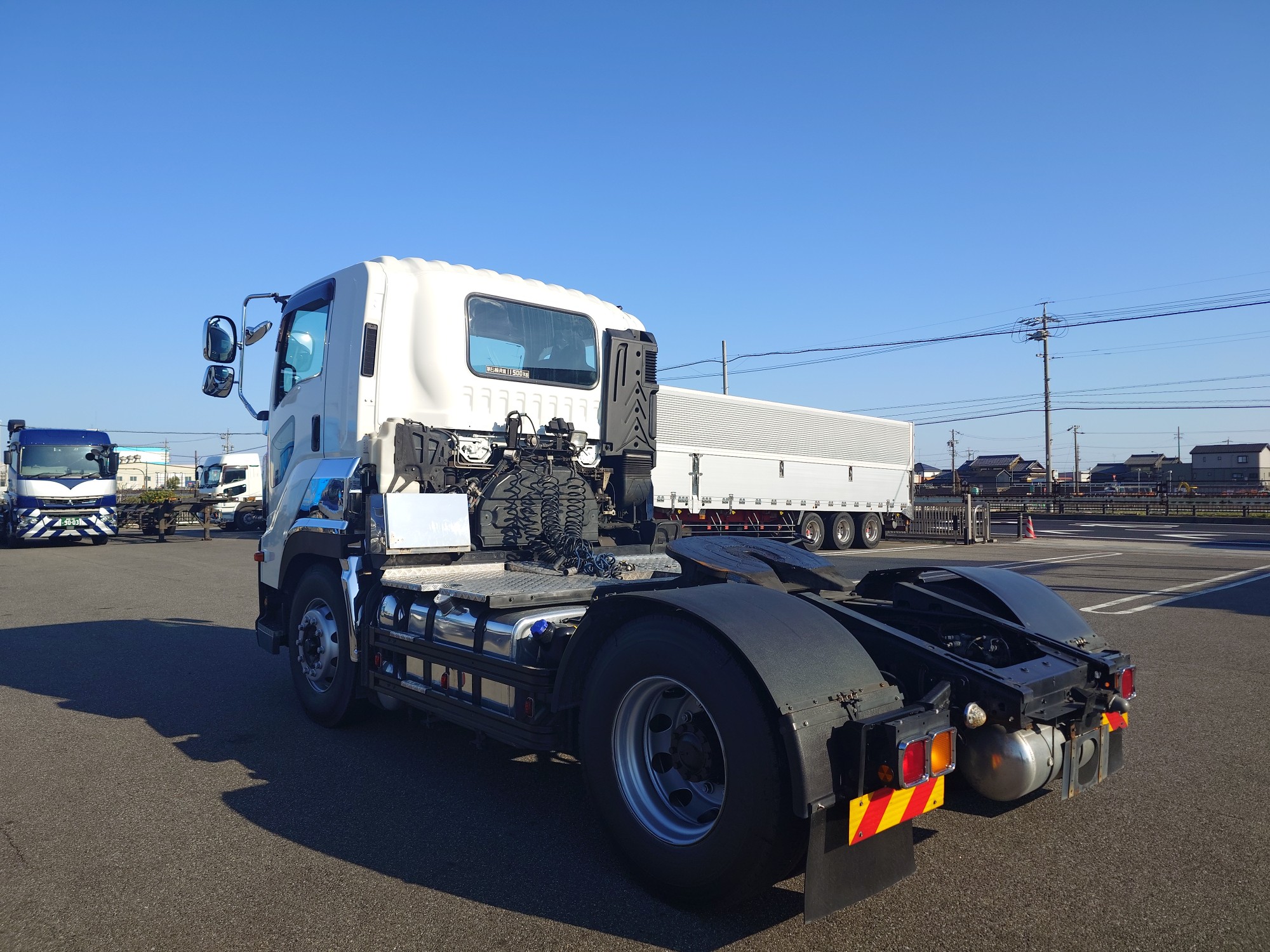 いすゞ　シングルトラクタ