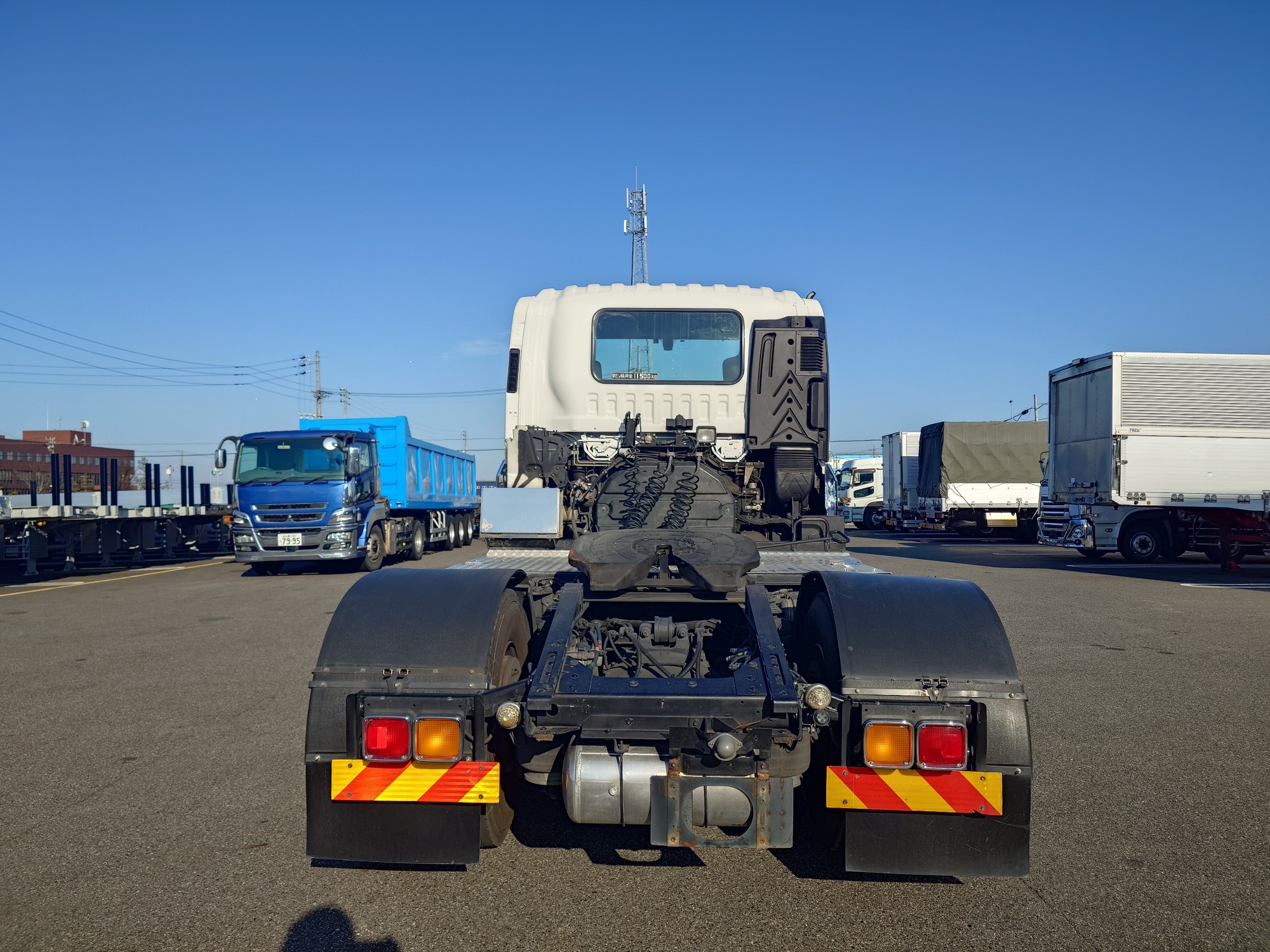 いすゞ　シングルトラクタ