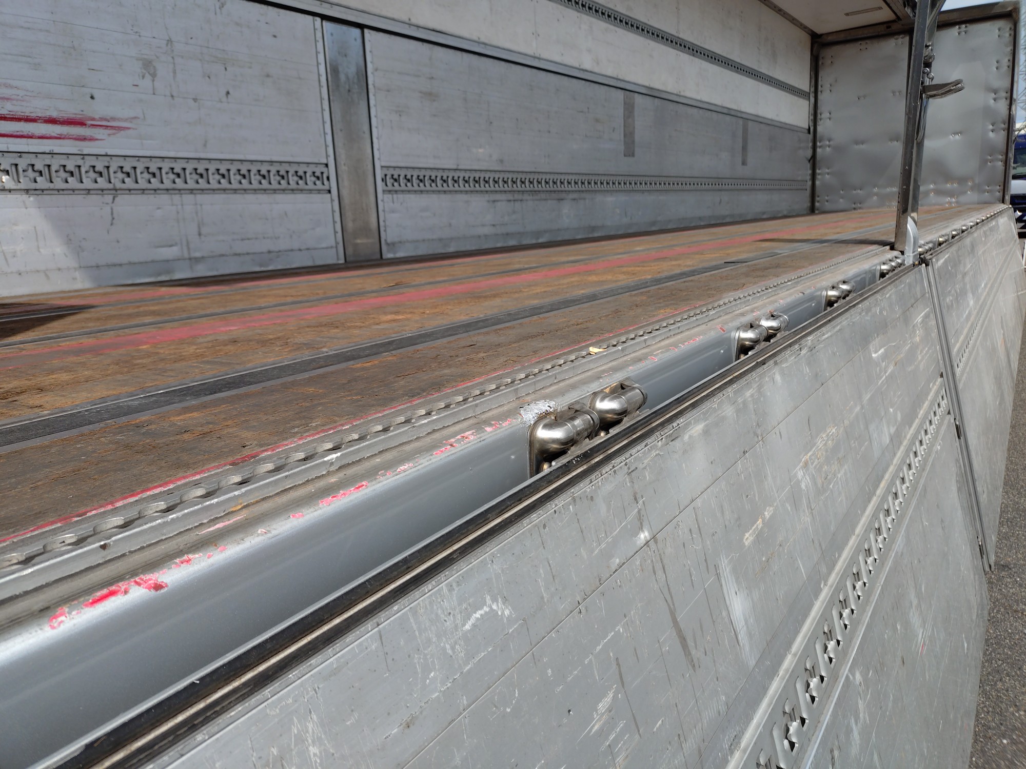 トレクス　ウィングトレーラ