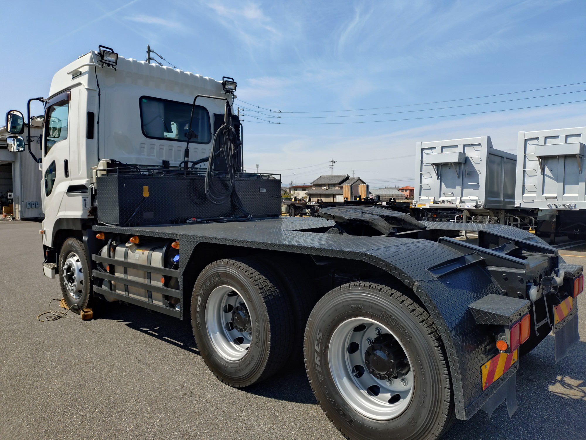 いすゞ　2デフトラクタ