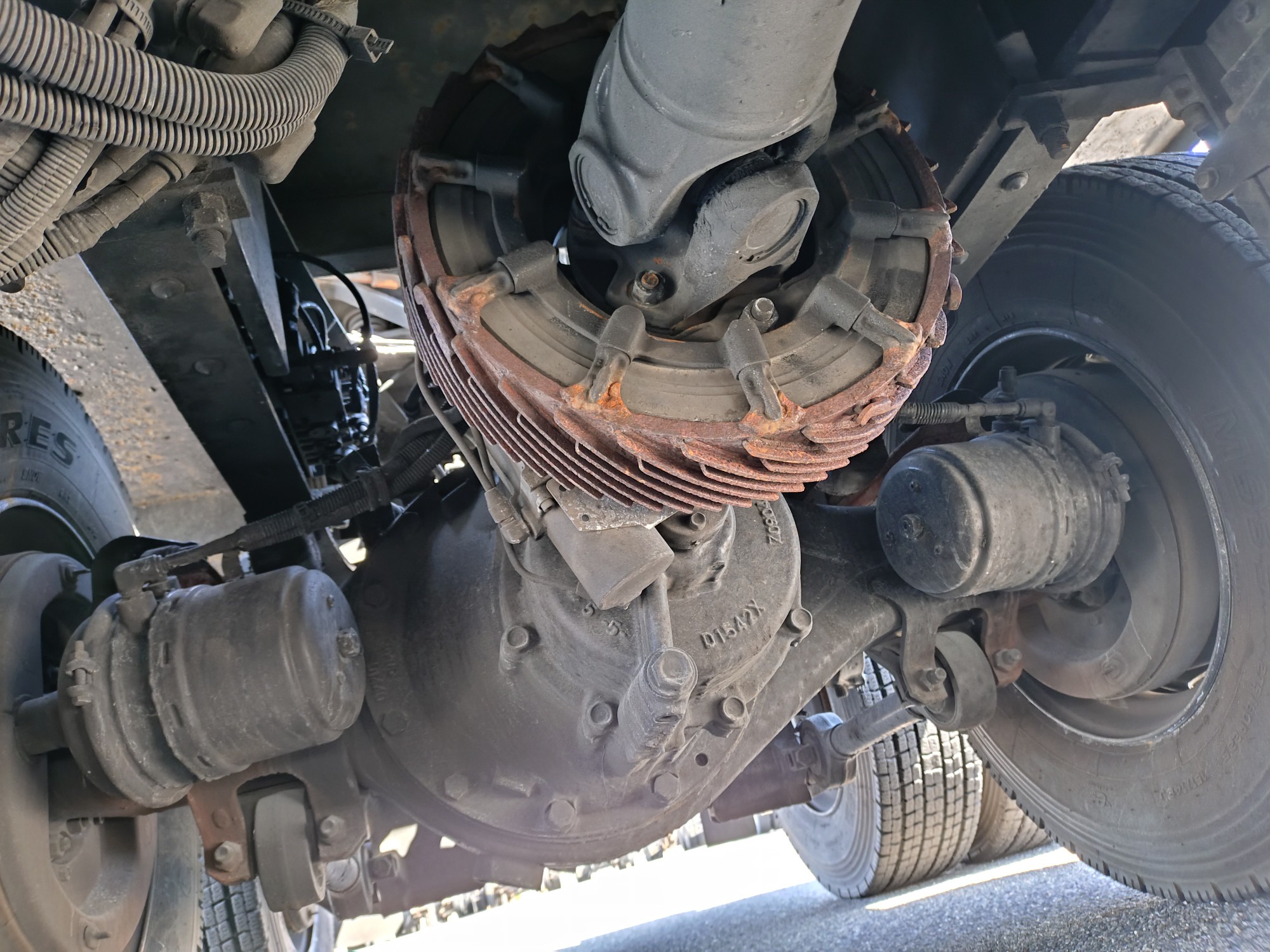 いすゞ　2デフトラクタ