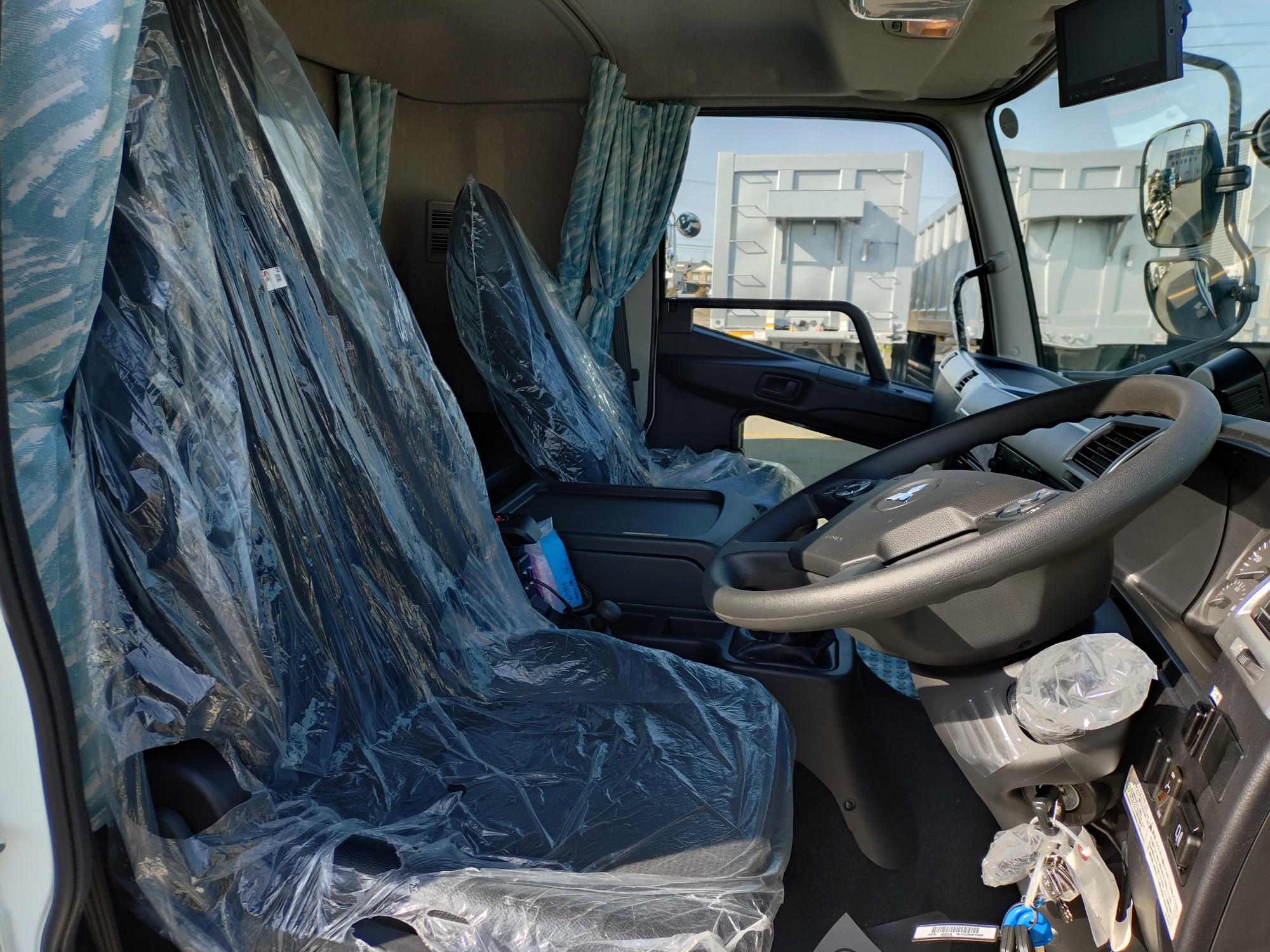 三菱　冷凍冷蔵バン