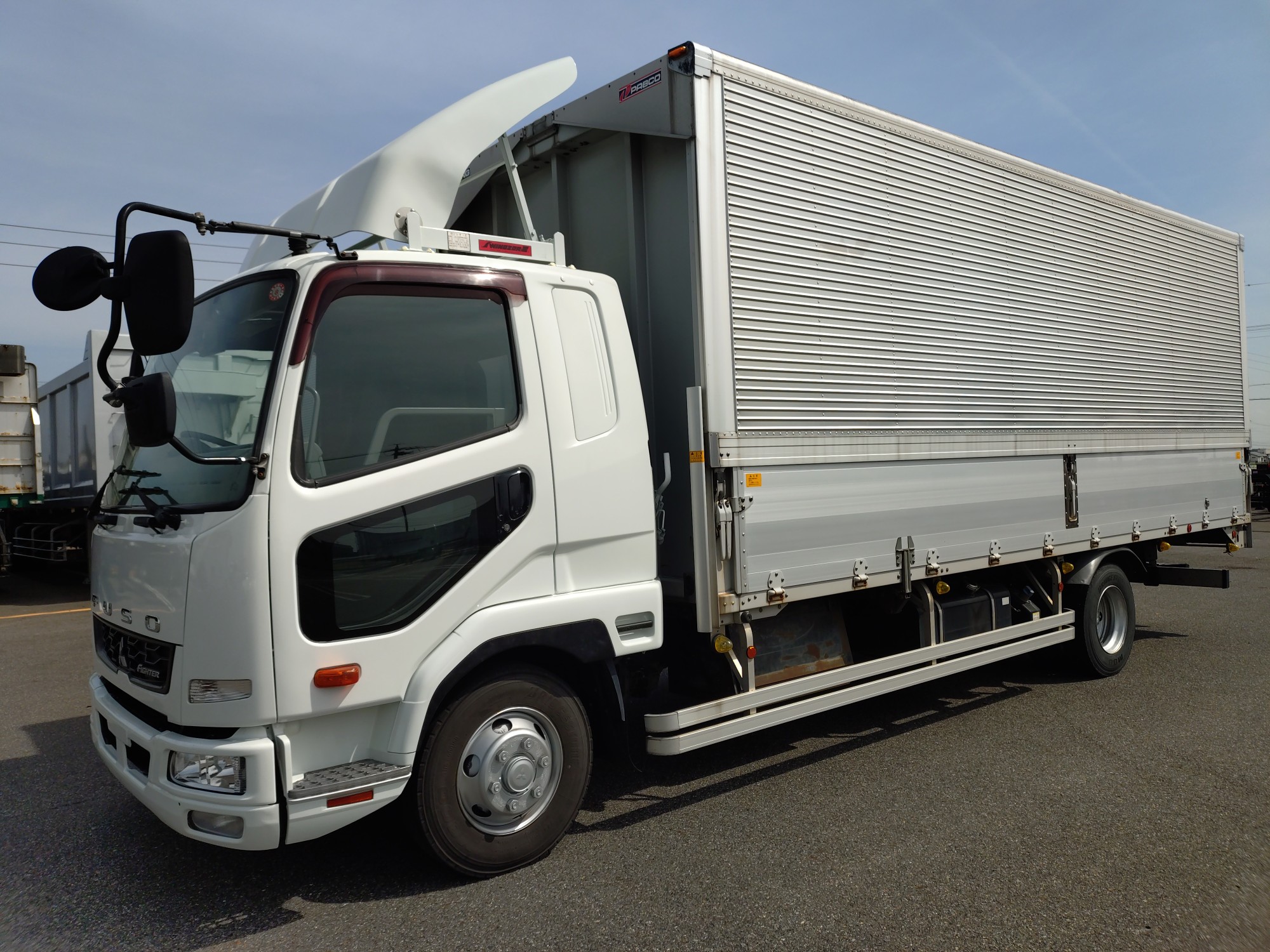 三菱　ウィング