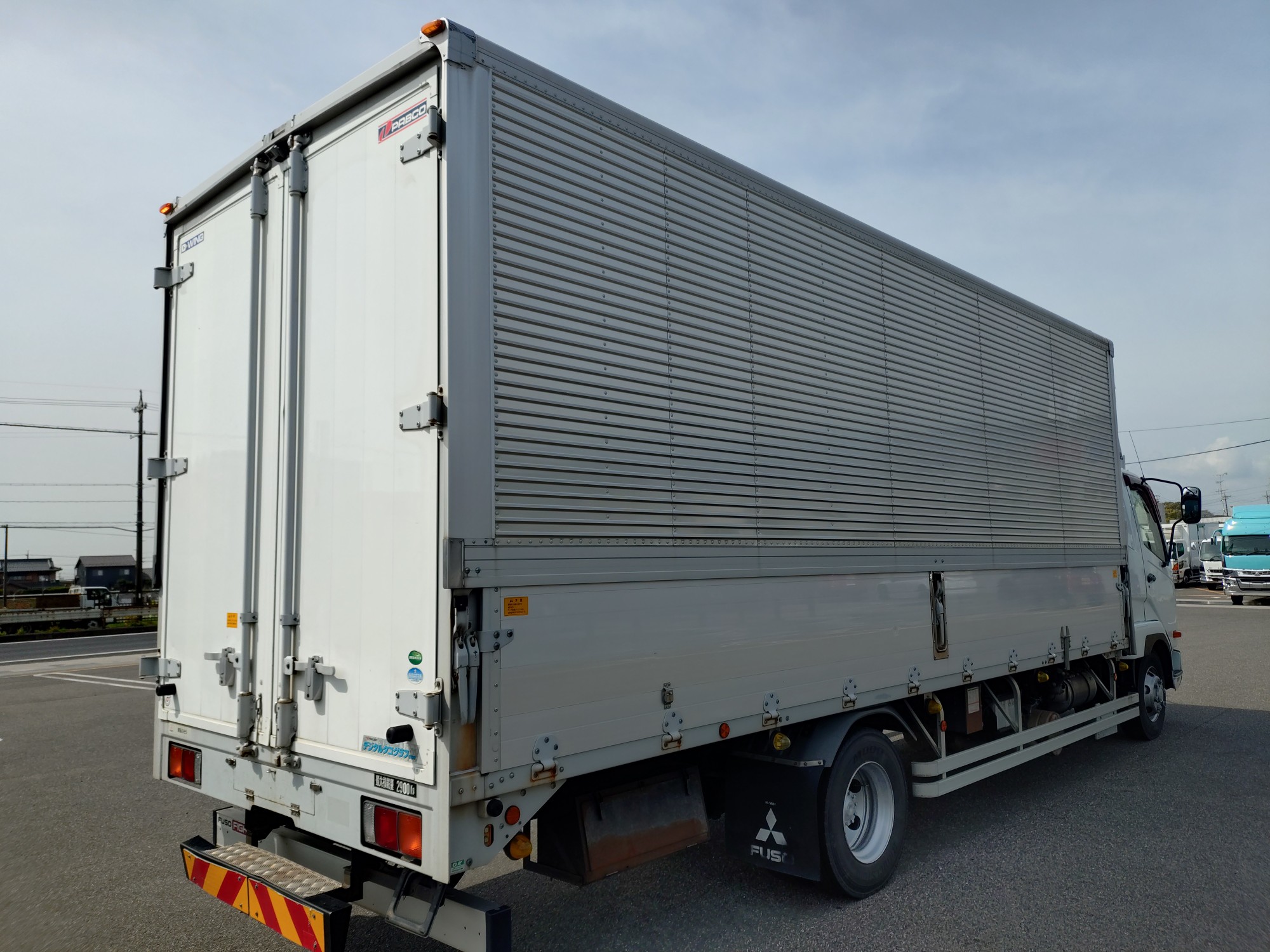 三菱　ウィング