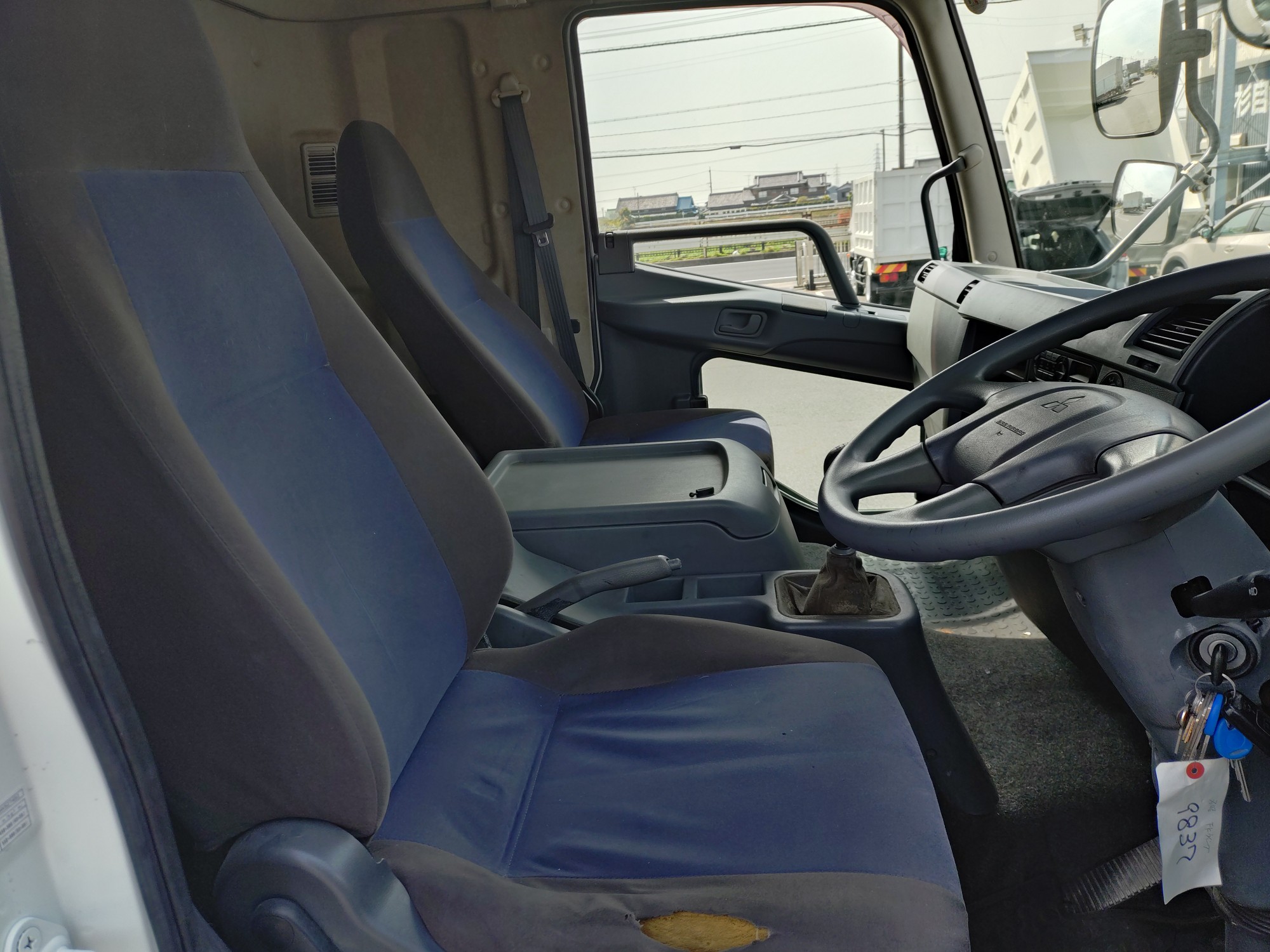 三菱　ウィング