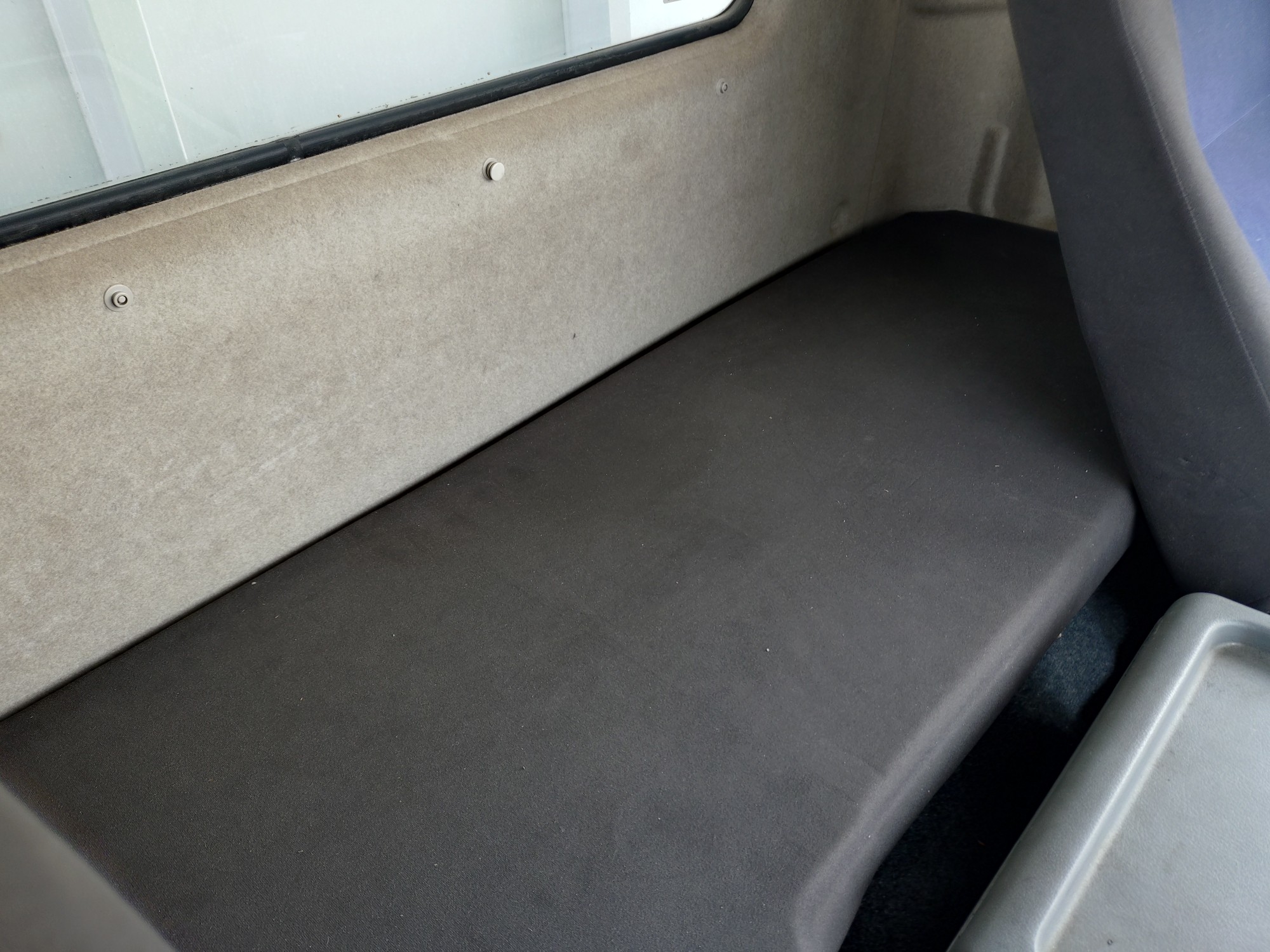 三菱　ウィング