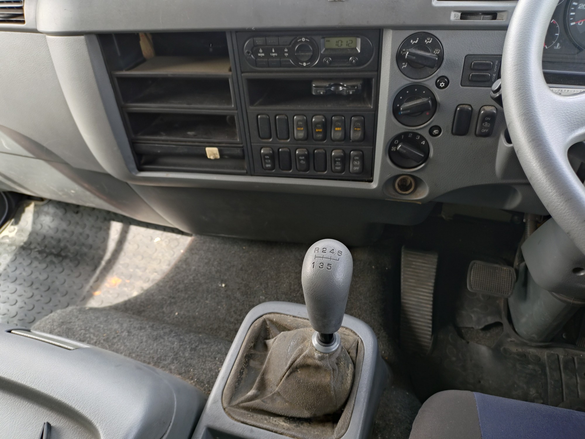 三菱　ウィング