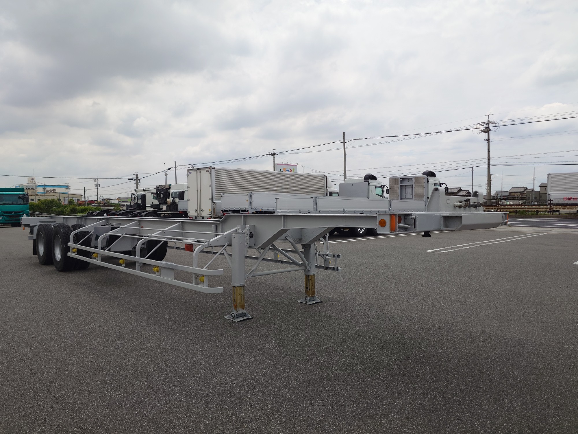 日本フルハーフ　コンテナセミトレーラ