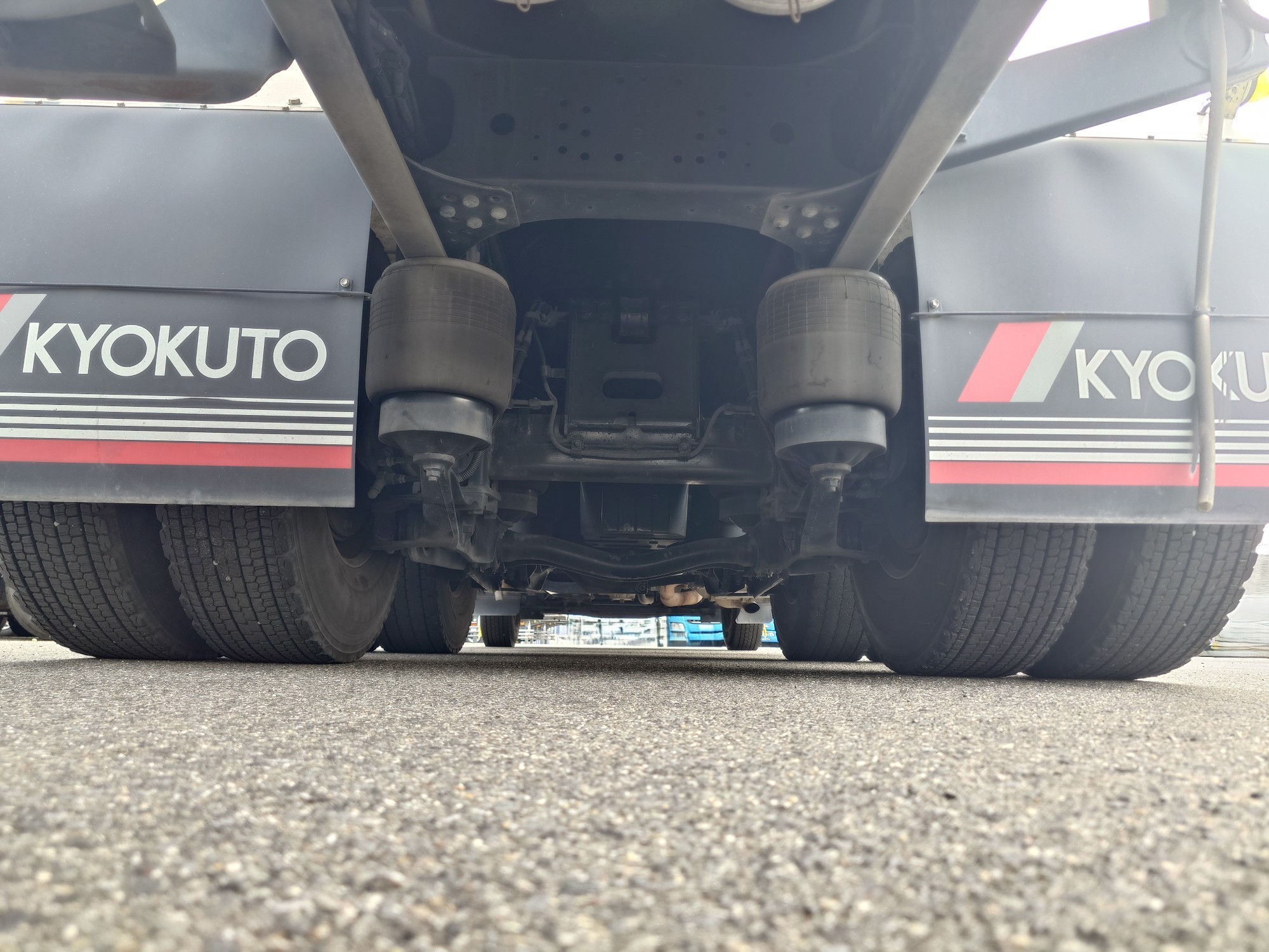 日野　粉粒体運搬車