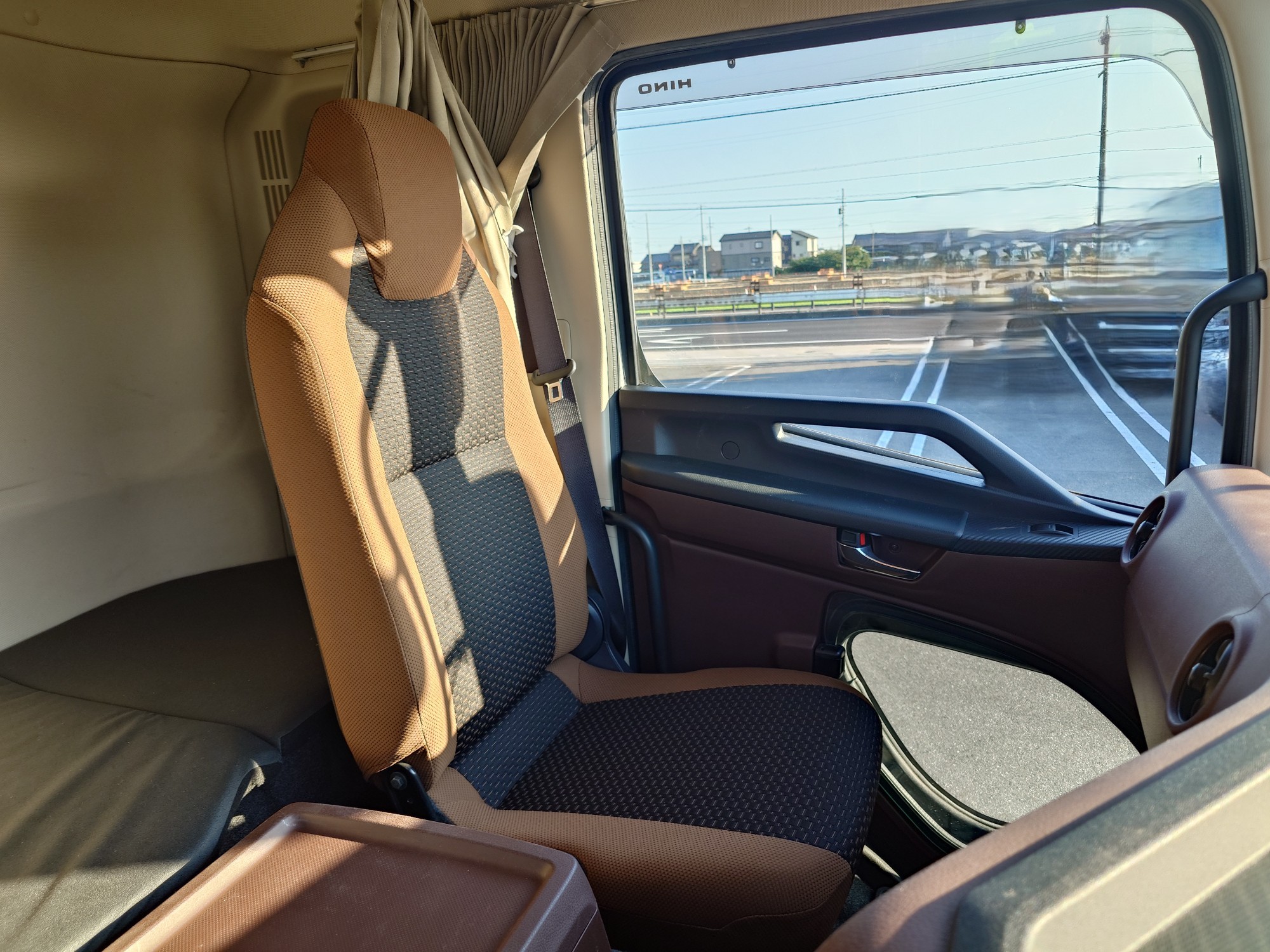 日野　粉粒体運搬車