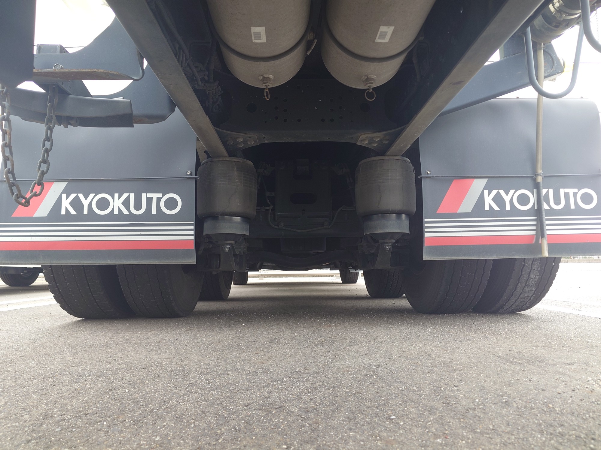 日野　粉粒体運搬車